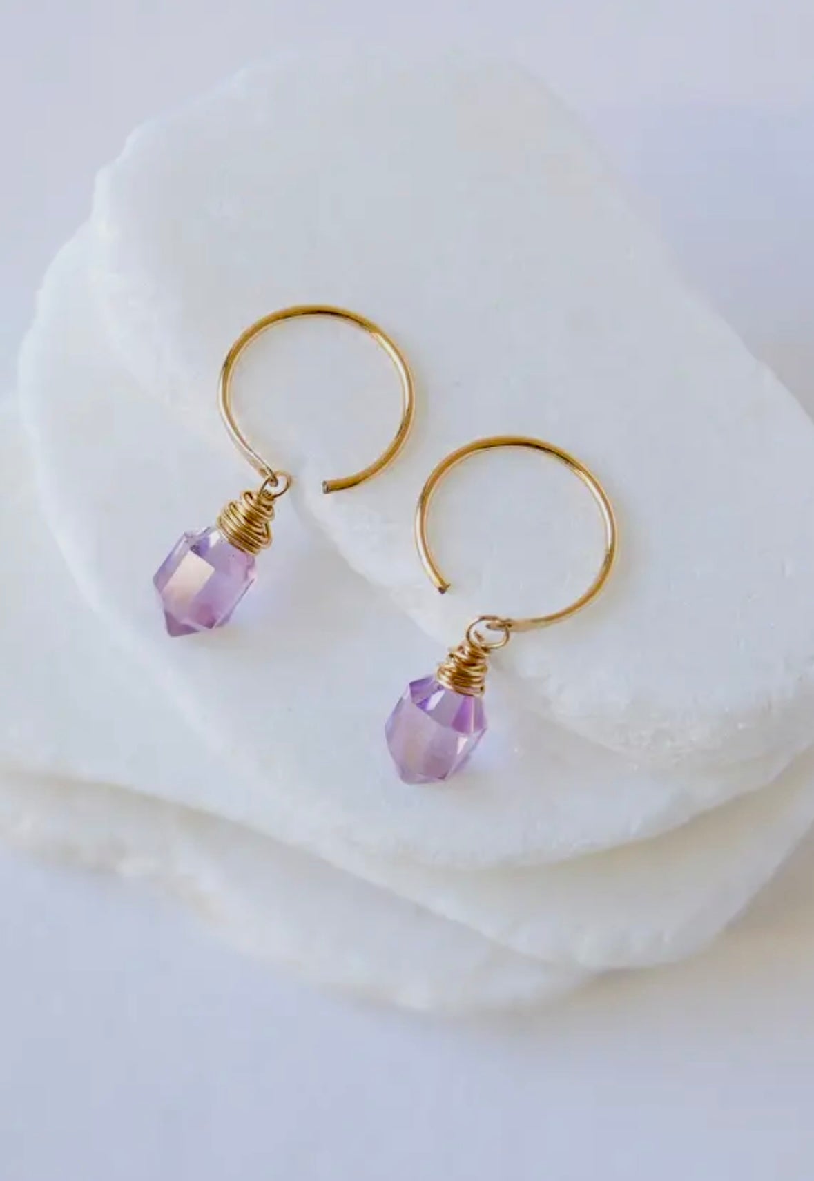 PIKE DANGLE HUGS - PINK ametyst & 14K guldfyld