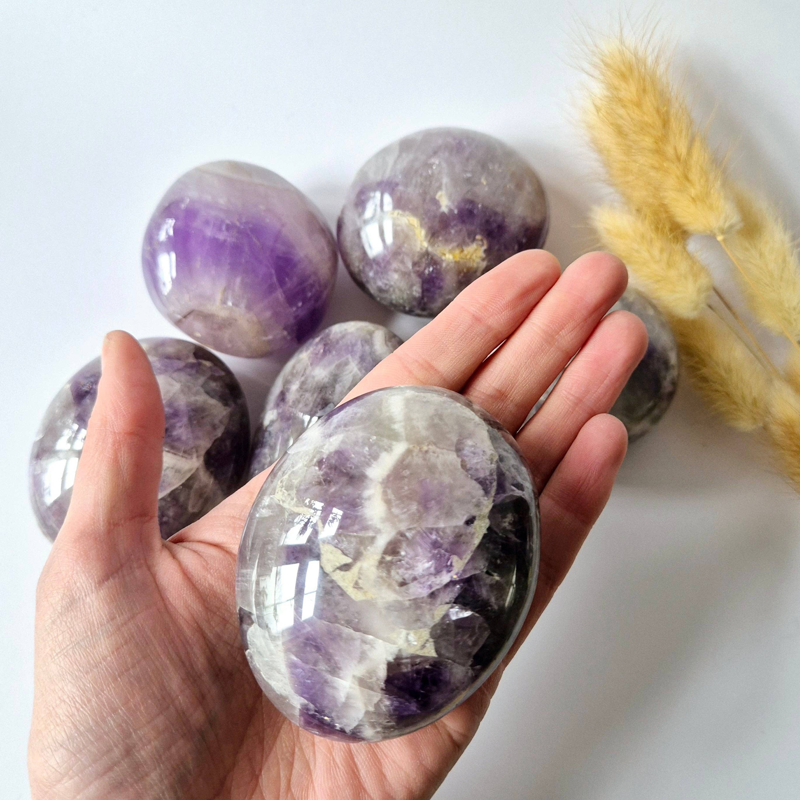 Palmstone i Ametyst (6–8 cm.) – Spirituel ro & beskyttelse – håndsten / bekymringssten