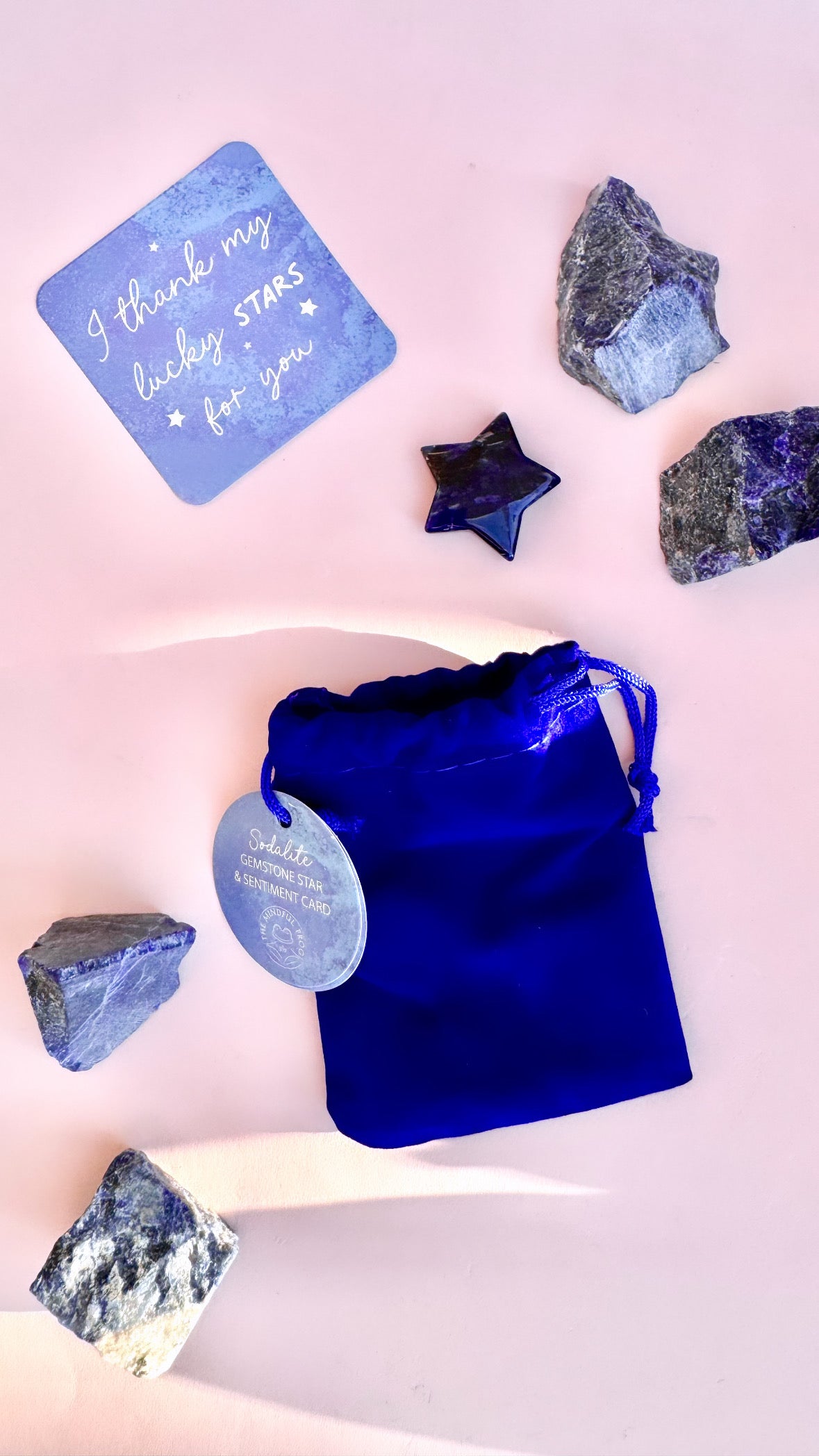 ☾ Stjerne i gavepose med lille kort ☾ vælg mellem ametyst, Sodalit  eller Bjergkrystal ☾