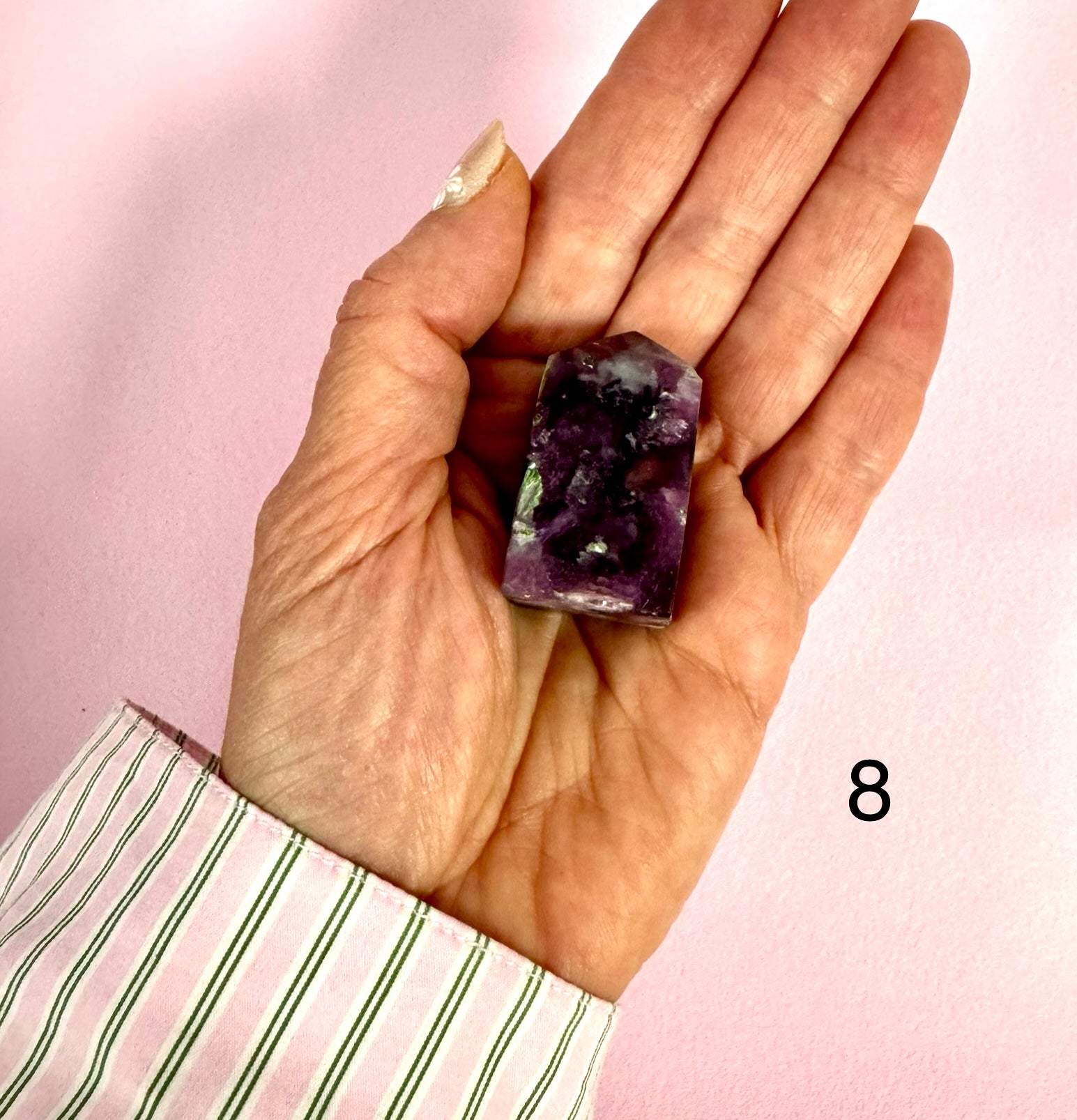 Mica Lepidolit Tårn ☾ Ro, Tryghed, Held, Glæde, Selvkærlighed, Selvaccept, Balance, Selvbevidsthed, Tålmodighed, Ærlighed ☾ Nr.6-9