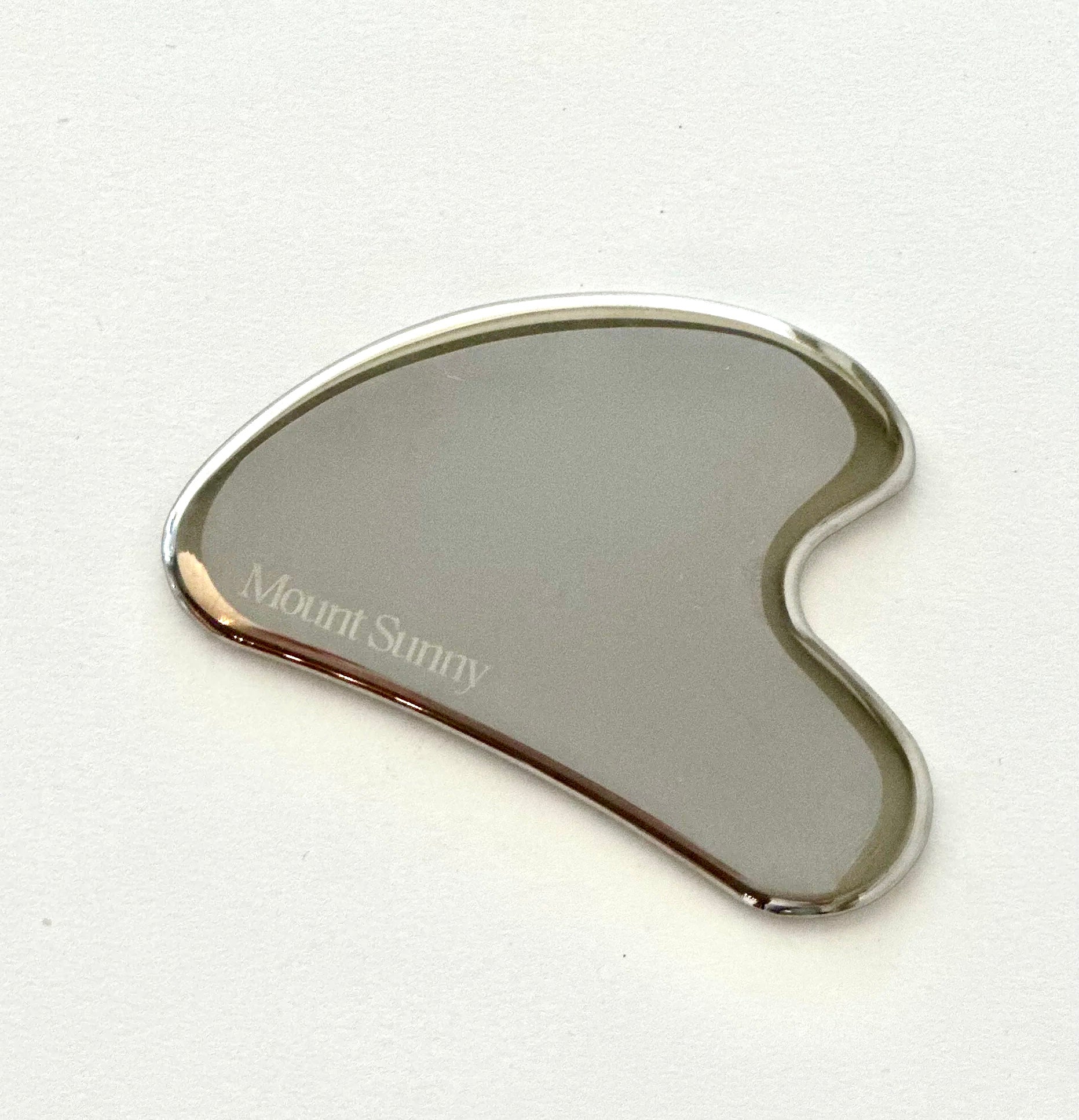 Stainless Steel Gua Sha værktøj
“Sculpt Your Way to Radiant Skin”
- Mount Sunny