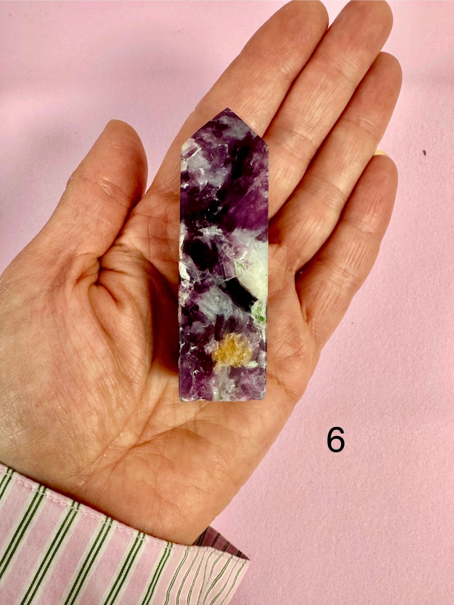 Mica Lepidolit Tårn ☾ Ro, Tryghed, Held, Glæde, Selvkærlighed, Selvaccept, Balance, Selvbevidsthed, Tålmodighed, Ærlighed ☾ Nr.6-9