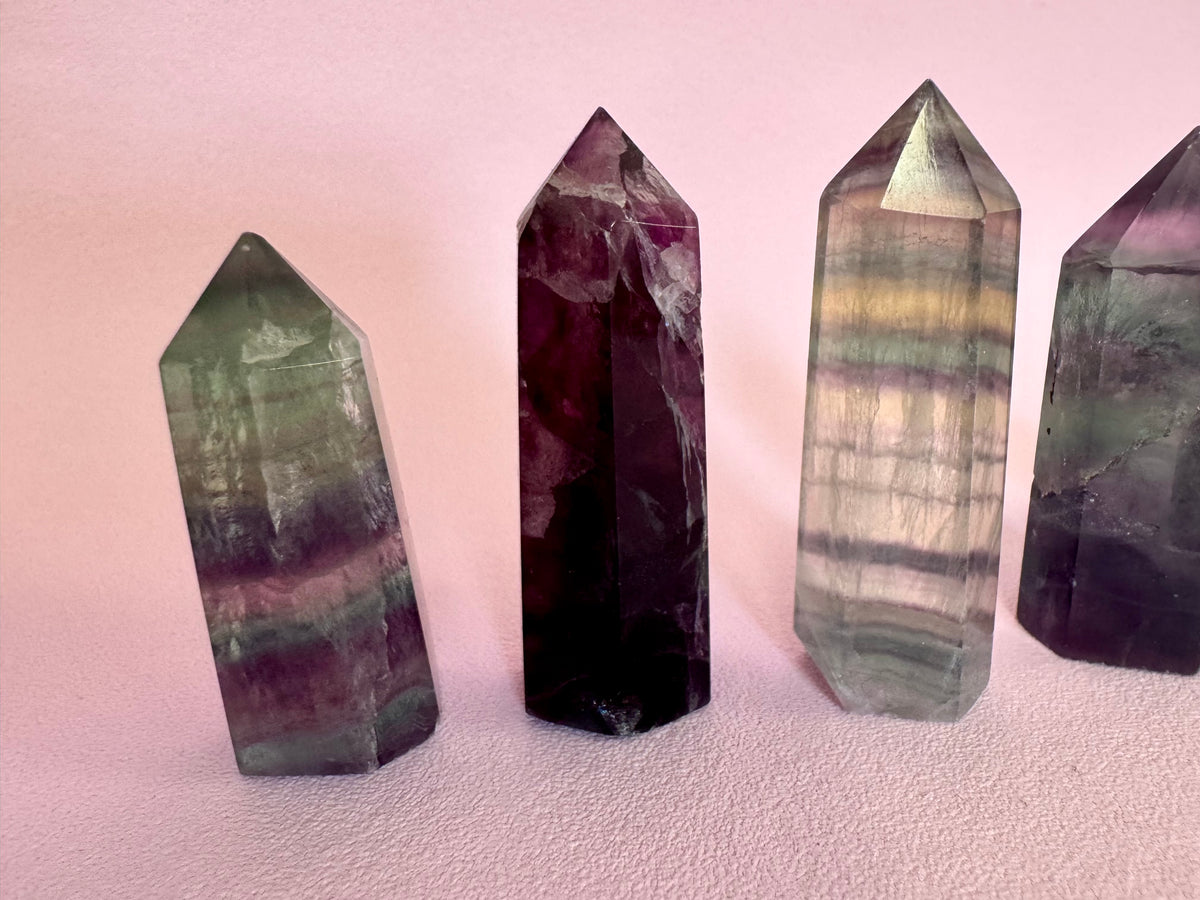 Regnbue Fluorit Tårn ☾ Koncentration, Grounding & Balance ☾