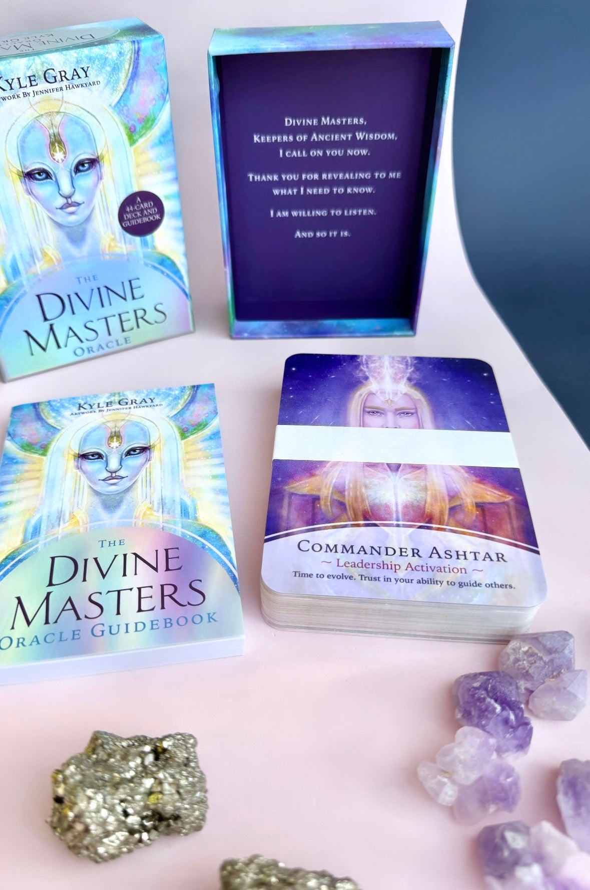 Månesøster Krystaller Divine Masters Oracle - OrakelKort & guidebog af Kyle Gray