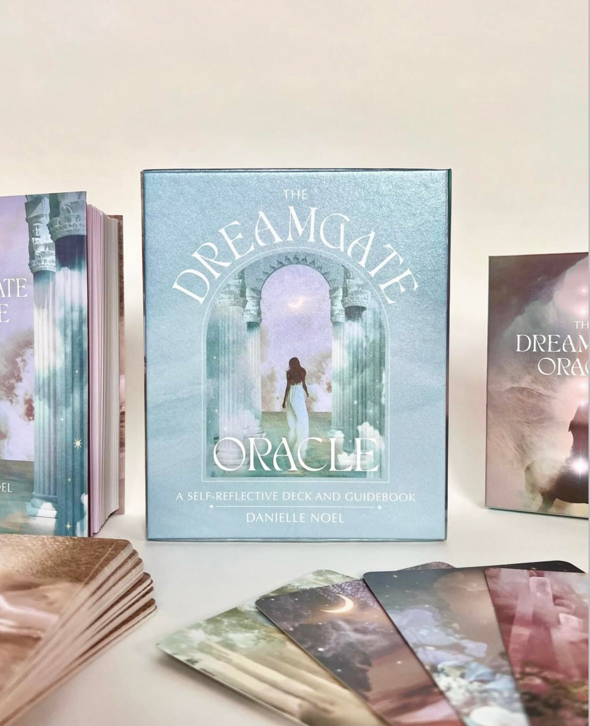 The Dreamgate Oracle: A Self-Reflective Deck and Guidebook - Træd gennem døren til dine drømme og ind i din indre visdom