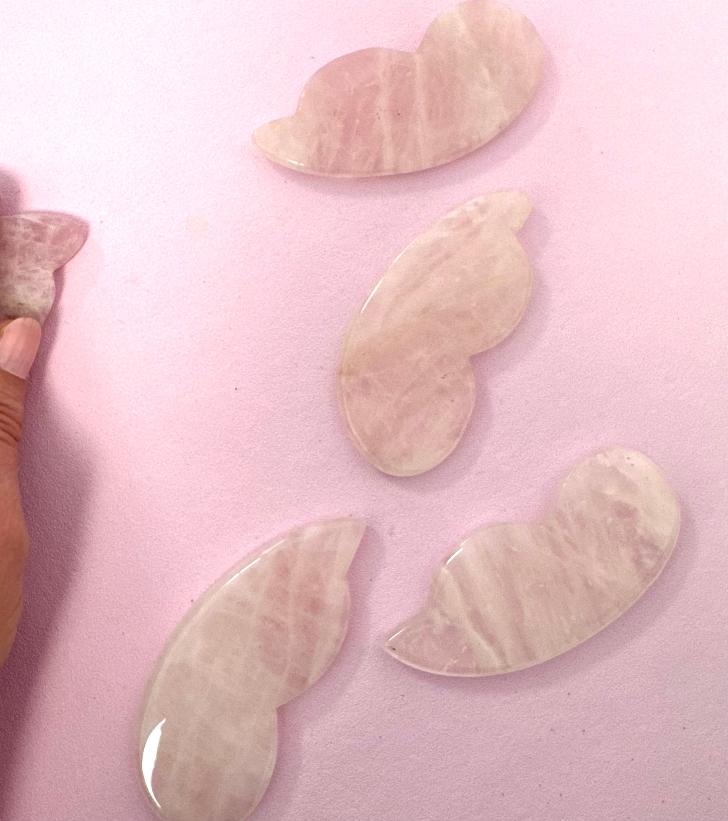 Gua sha - WING/FIN SHAPED rosenkvarts