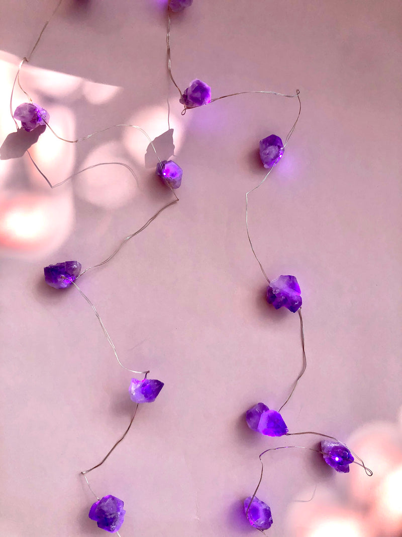 Månesøster Krystaller Ametyst LED lyskæde RO, HEALING & SELVKÆRLIGHED