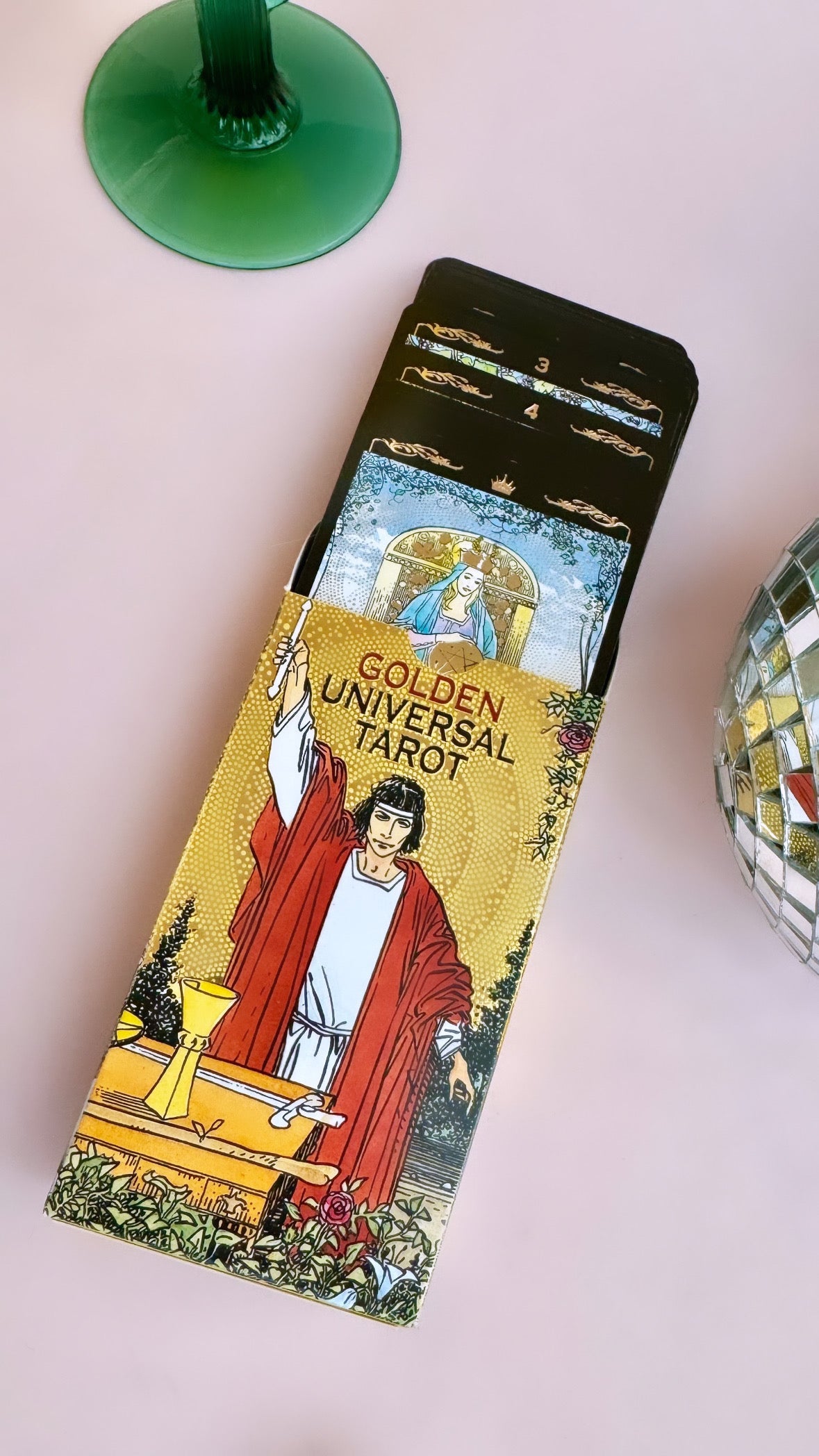 Golden Universal Tarot Klassiske Tarotkort Med Det Fineste Guldskær Månesøster Krystaller Månesøster.dk