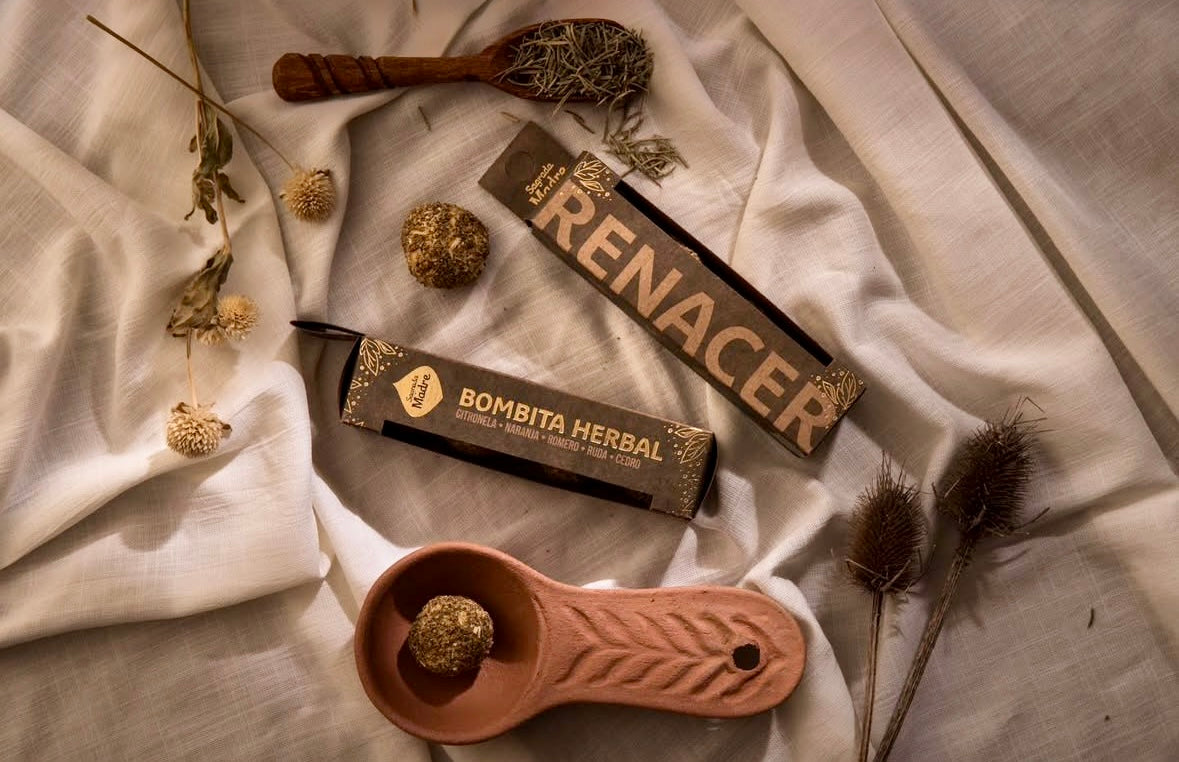 Bombita herbal reborn - Æske med 4 Håndlavet Røgelses Smudge Kugler fra Sagrada Madre