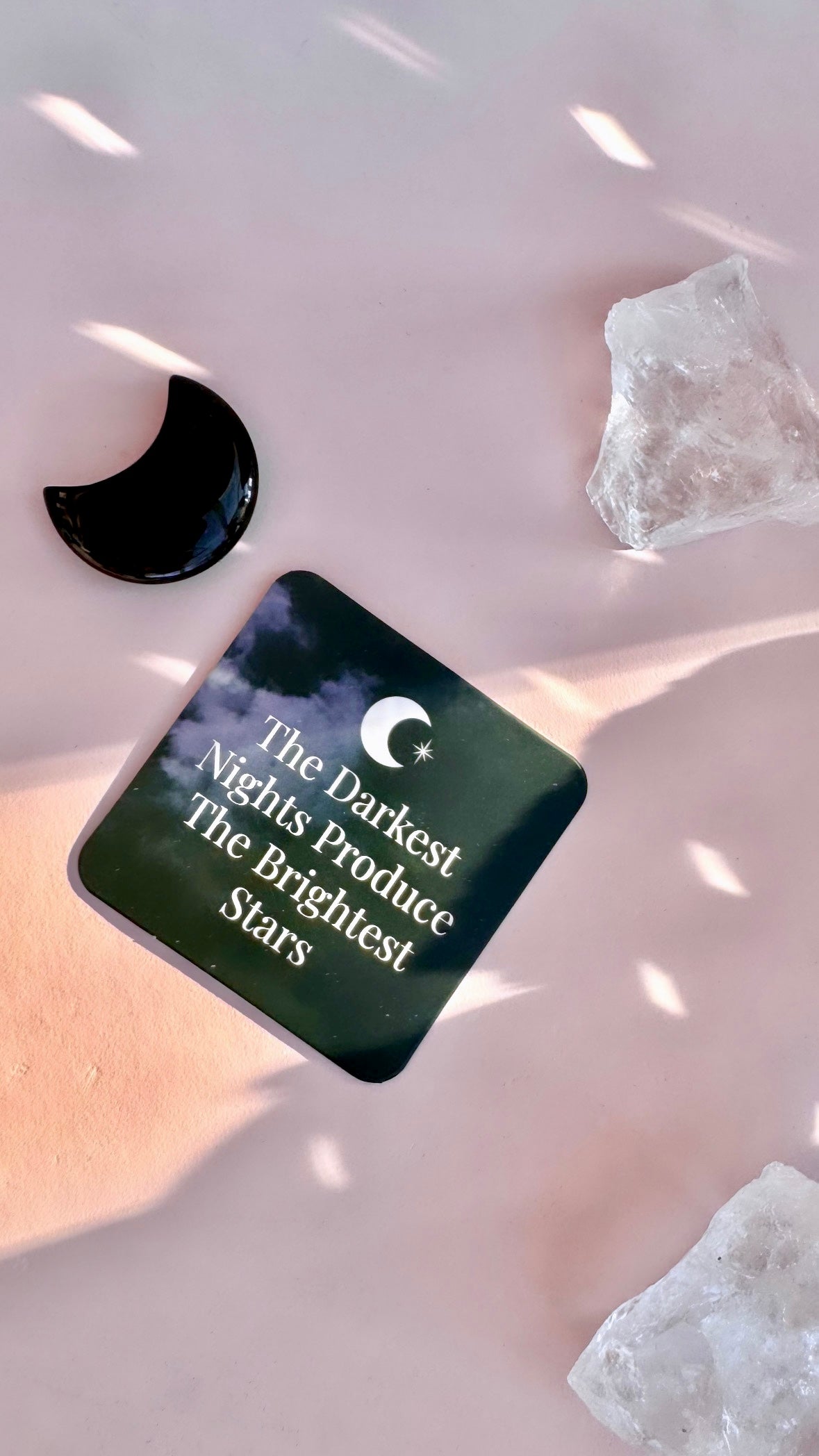 Månesøster Krystaller Måne i gavepose med lille kort - vælg mellem Labradorit, Månesten eller obsidian