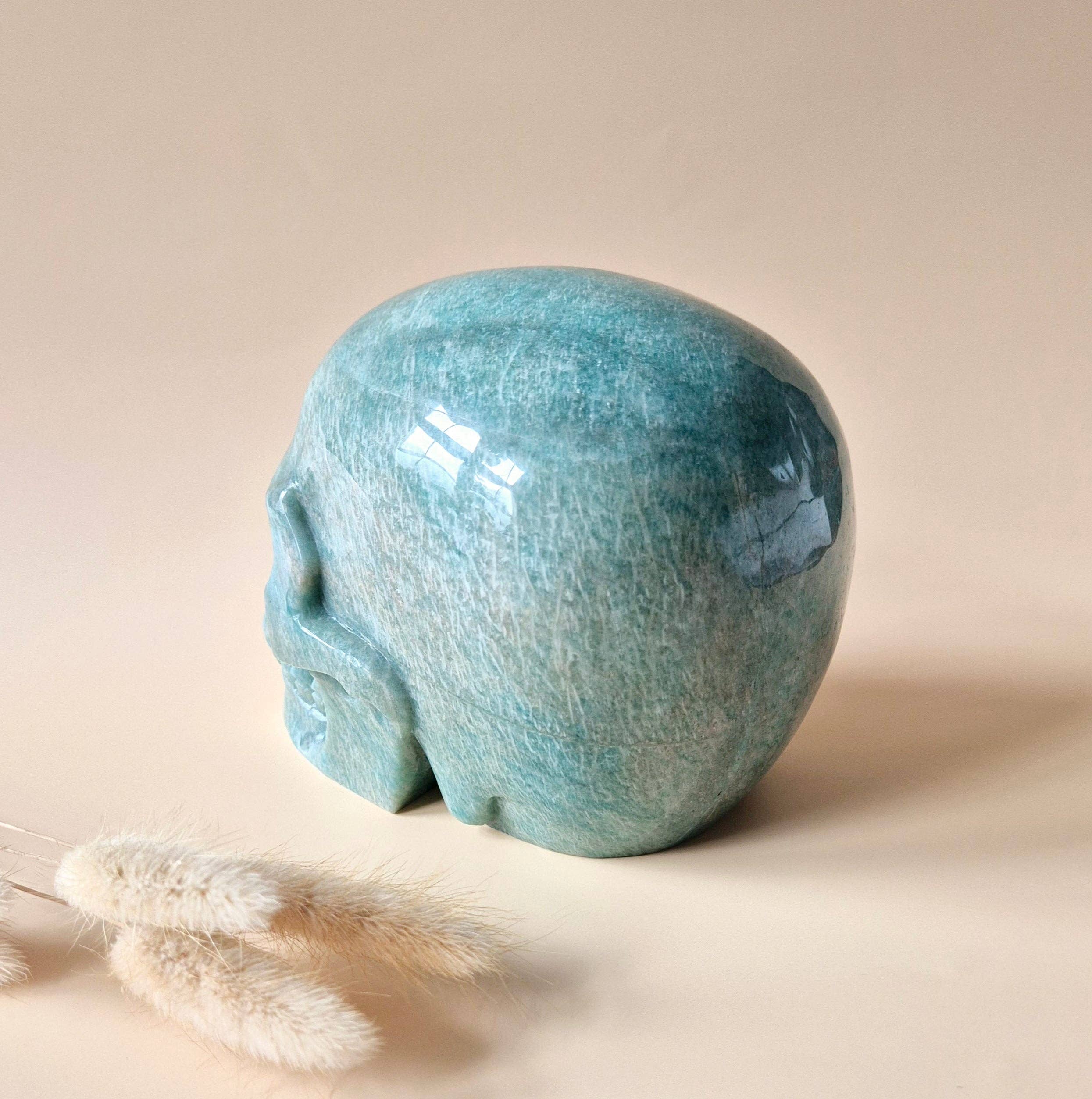 Månesøster Krystaller - Horsens - XXL Kranium i Amazonit - Skull – 2560 gram / MAANESOESTER.DK / MÅNESØSTER.DK