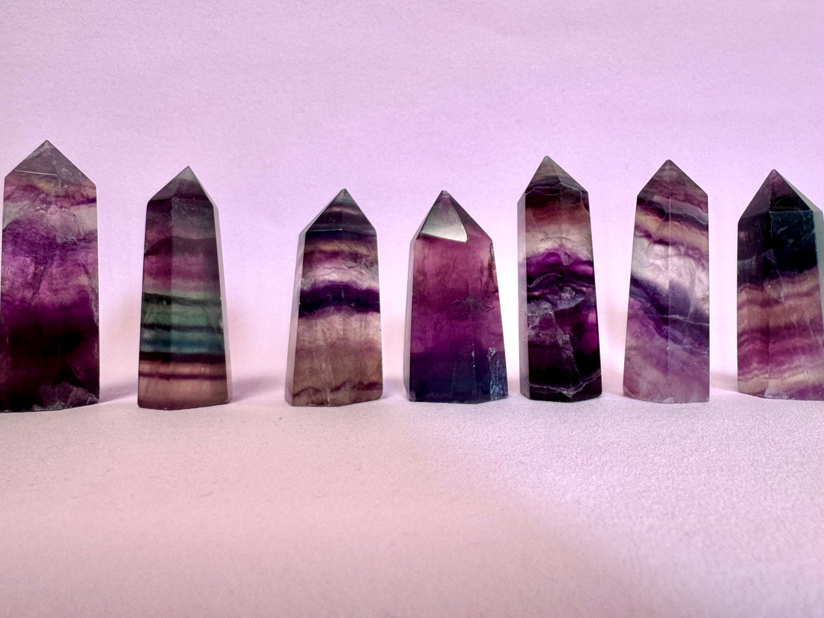 Regnbue Fluorit Tårn ☾ Koncentration, Grounding & Balance ☾