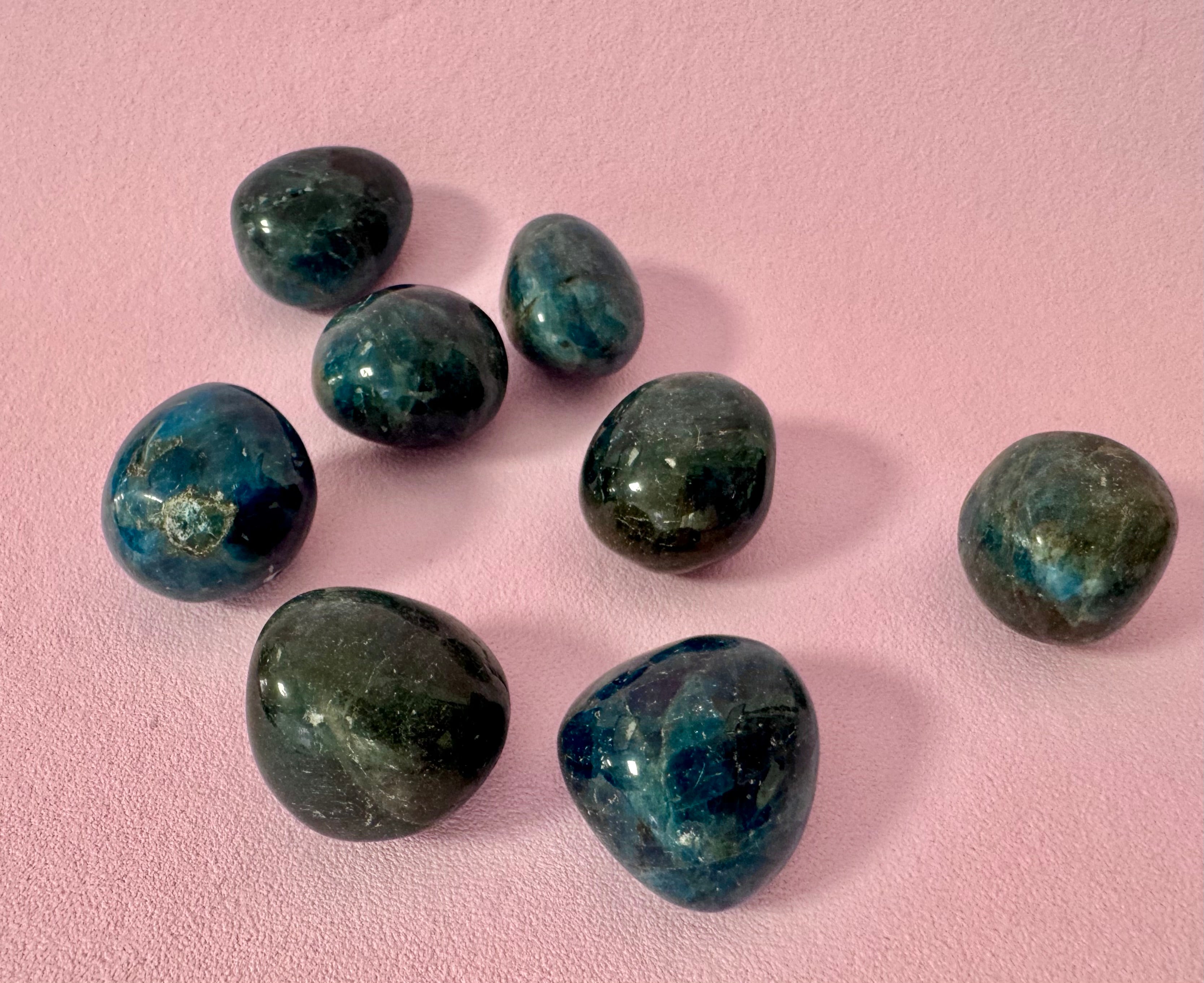 Blå Apatit Lommesten 𖥸 kærlighed, accept & beskyttelse mod negative energier 𖥸