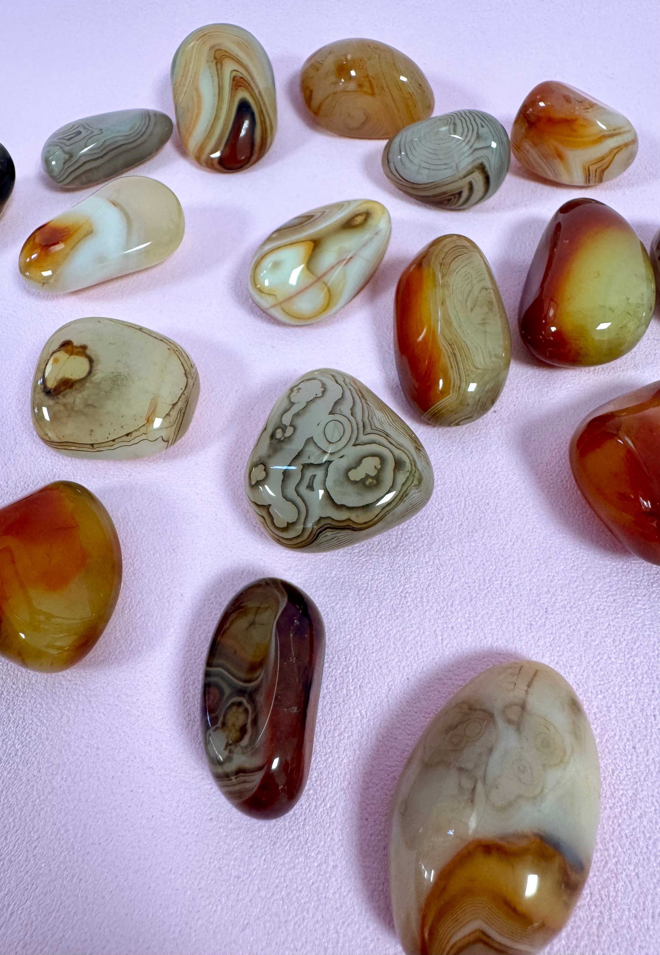 Bånd agat lommesten - Selvrespekt, Jordforbindelse & Selvstændighed ☽