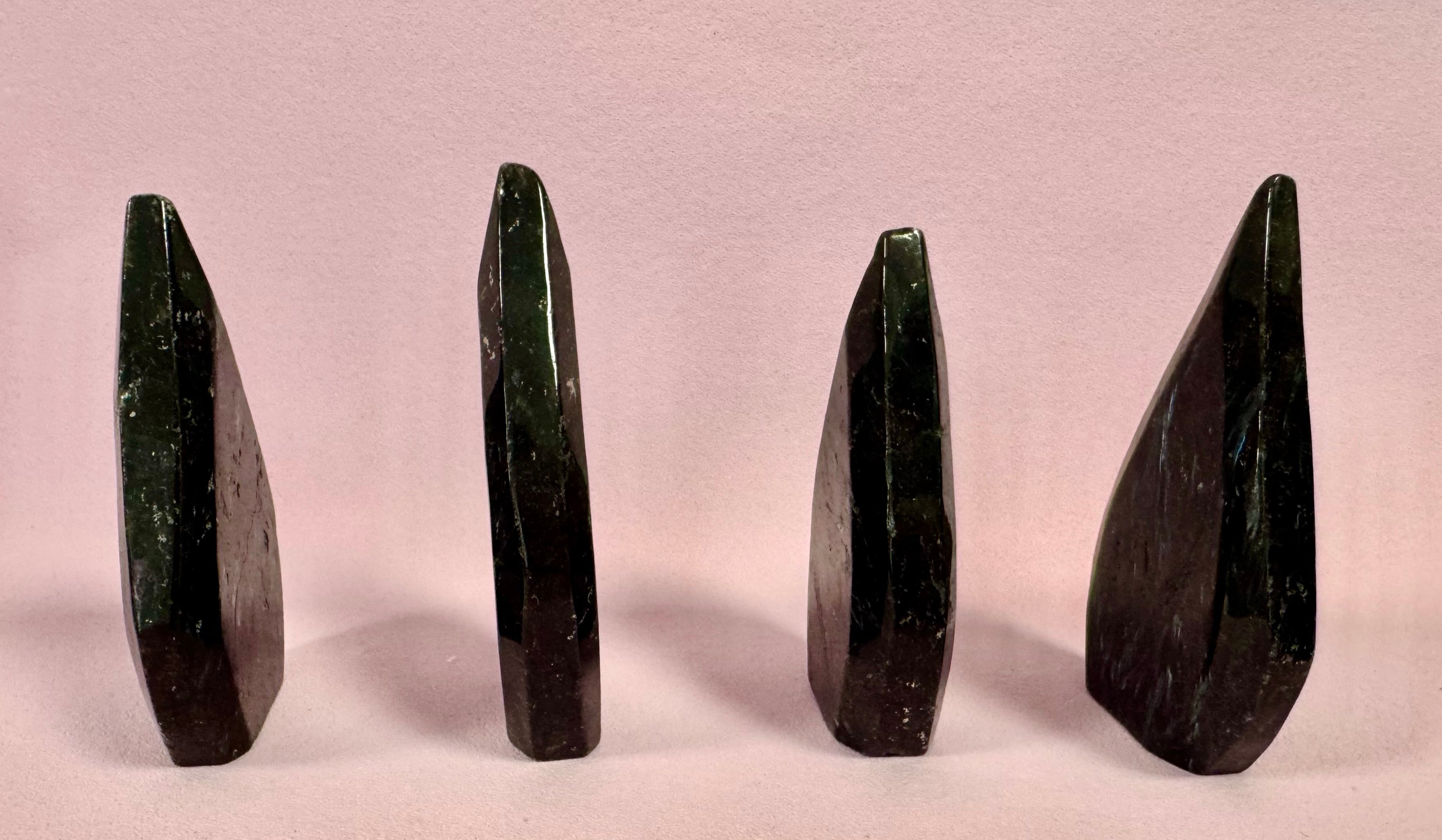 Astrophyllit flammer – energi, indsigt og indre styrke - 8-9 cm høj