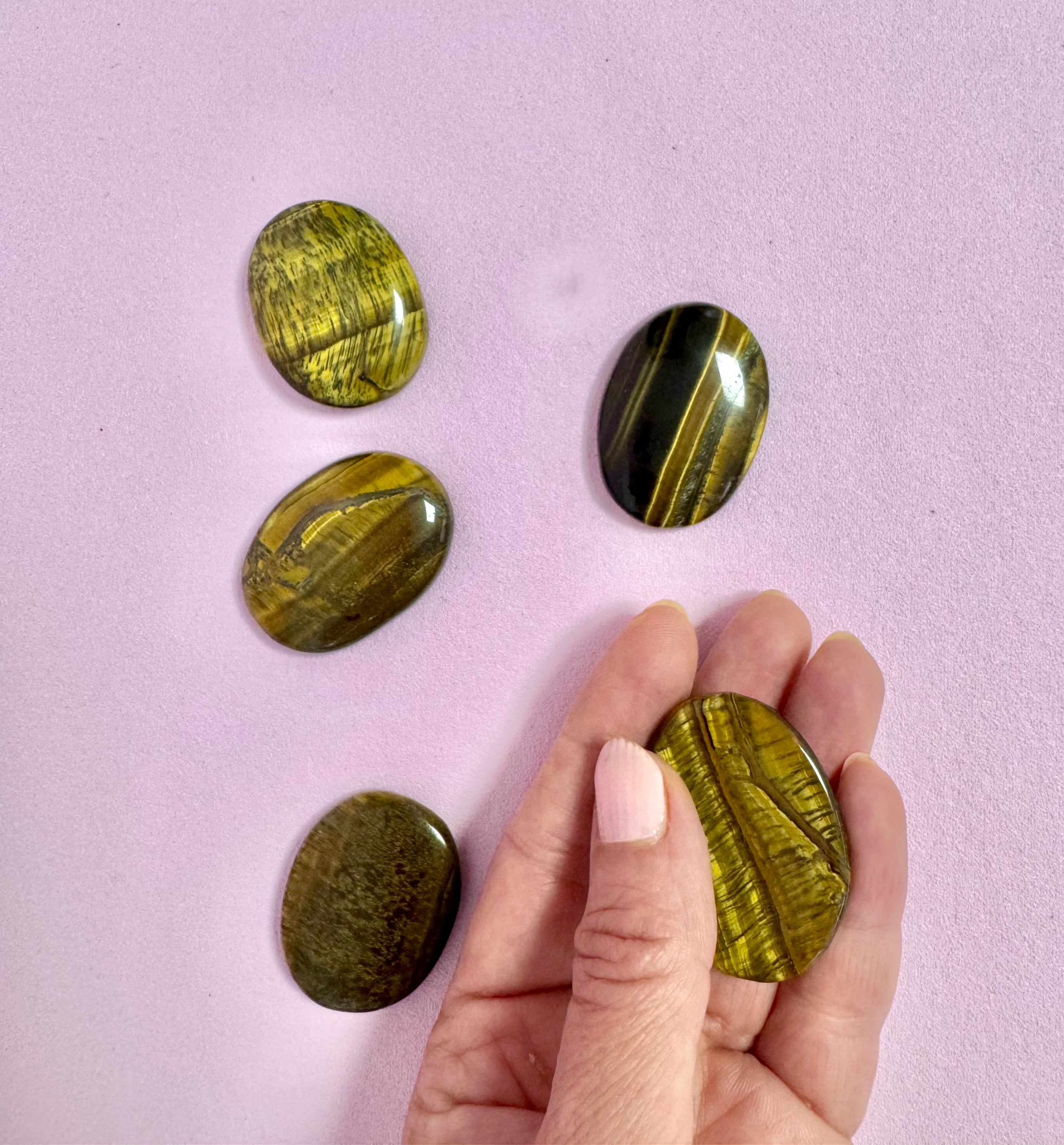 tigerøje worry stone - bekymringssten ☾ beroligende - ca. 4x3 cm