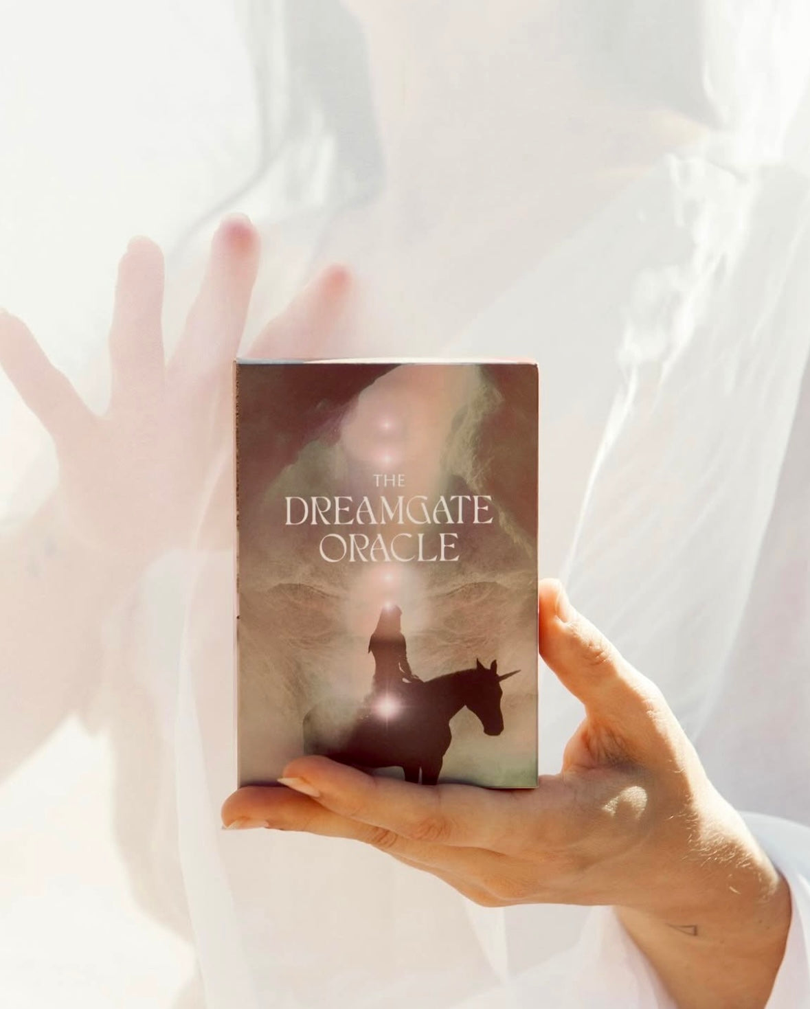 The Dreamgate Oracle: A Self-Reflective Deck and Guidebook - Træd gennem døren til dine drømme og ind i din indre visdom