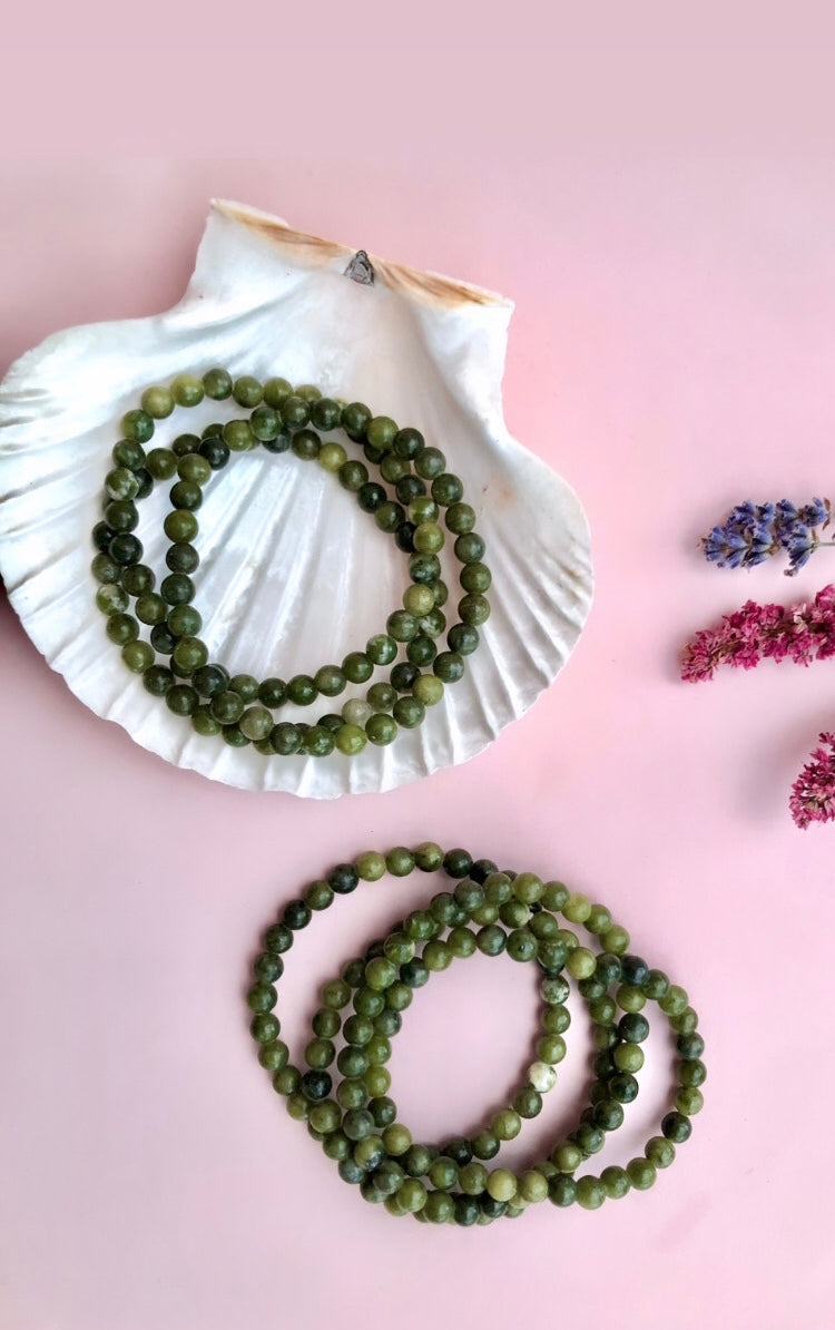 Månesøster Krystaller Grøn Jade Armbånd selvstændighed, mod, visdom & accept 6mm