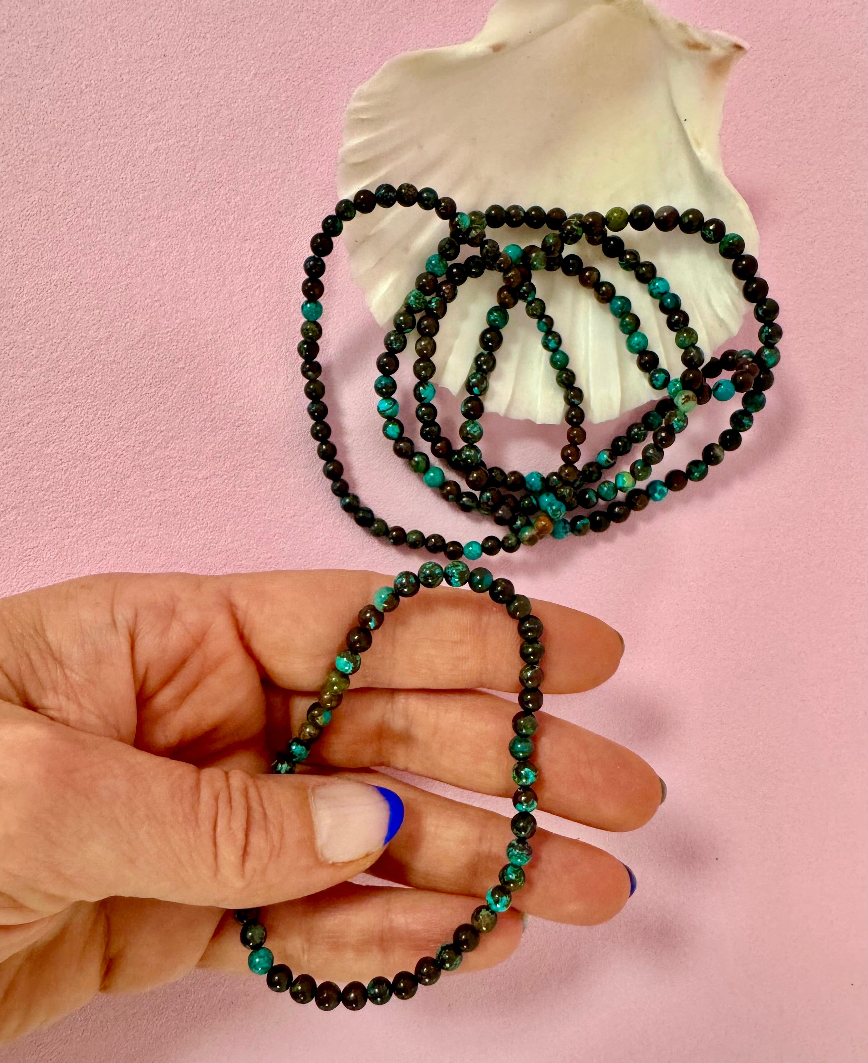 Chrysocolla Armbånd 𓂀  Selvbevidsthed & indre balance 𓂀 Healer hjertesorg & øger evnen til at elske 𓂀 (4 mm.)