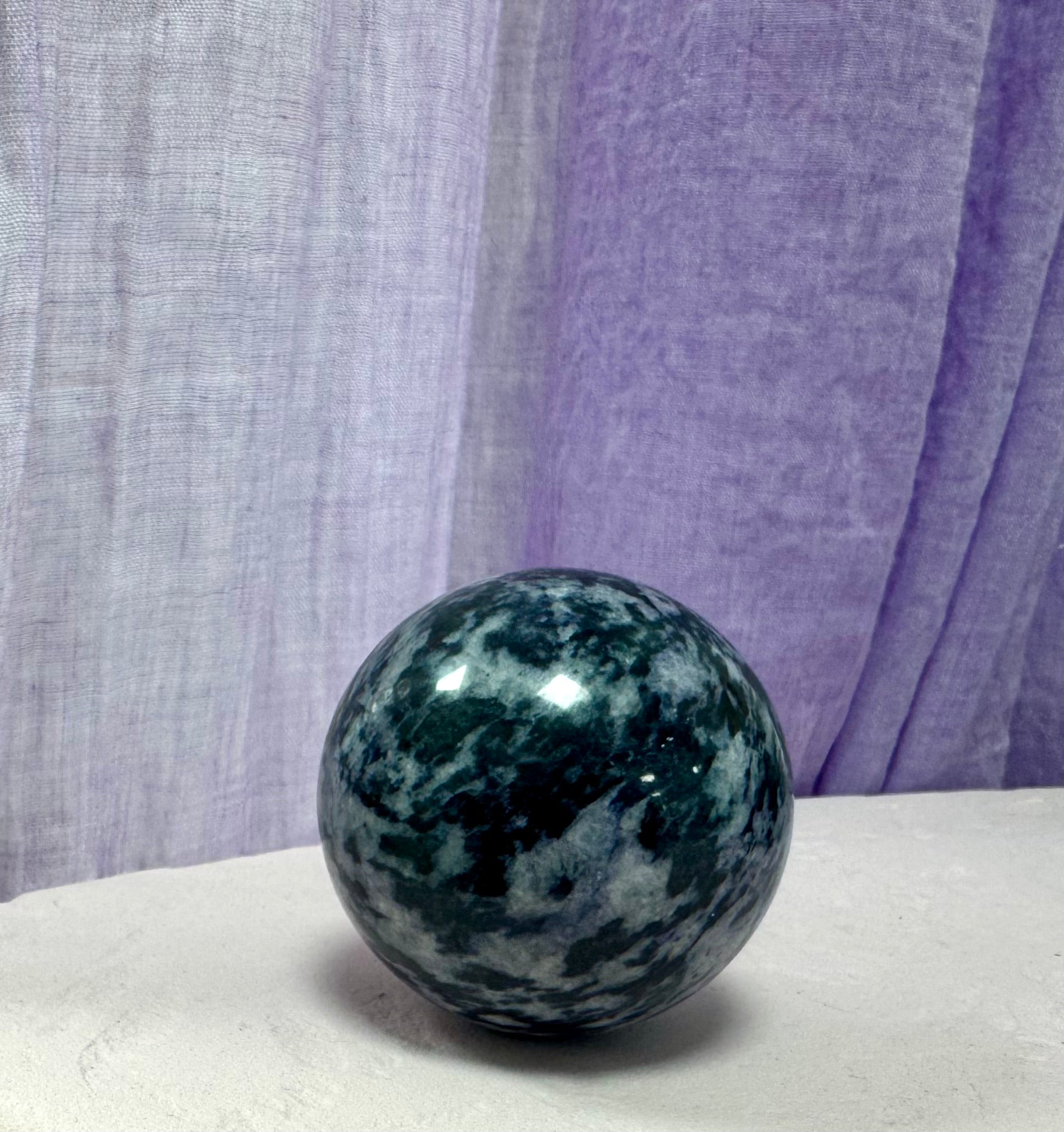 Indigo Gabbro (også kendt som Mystic Merlinite eller Blizzard Stone) - 5 cm