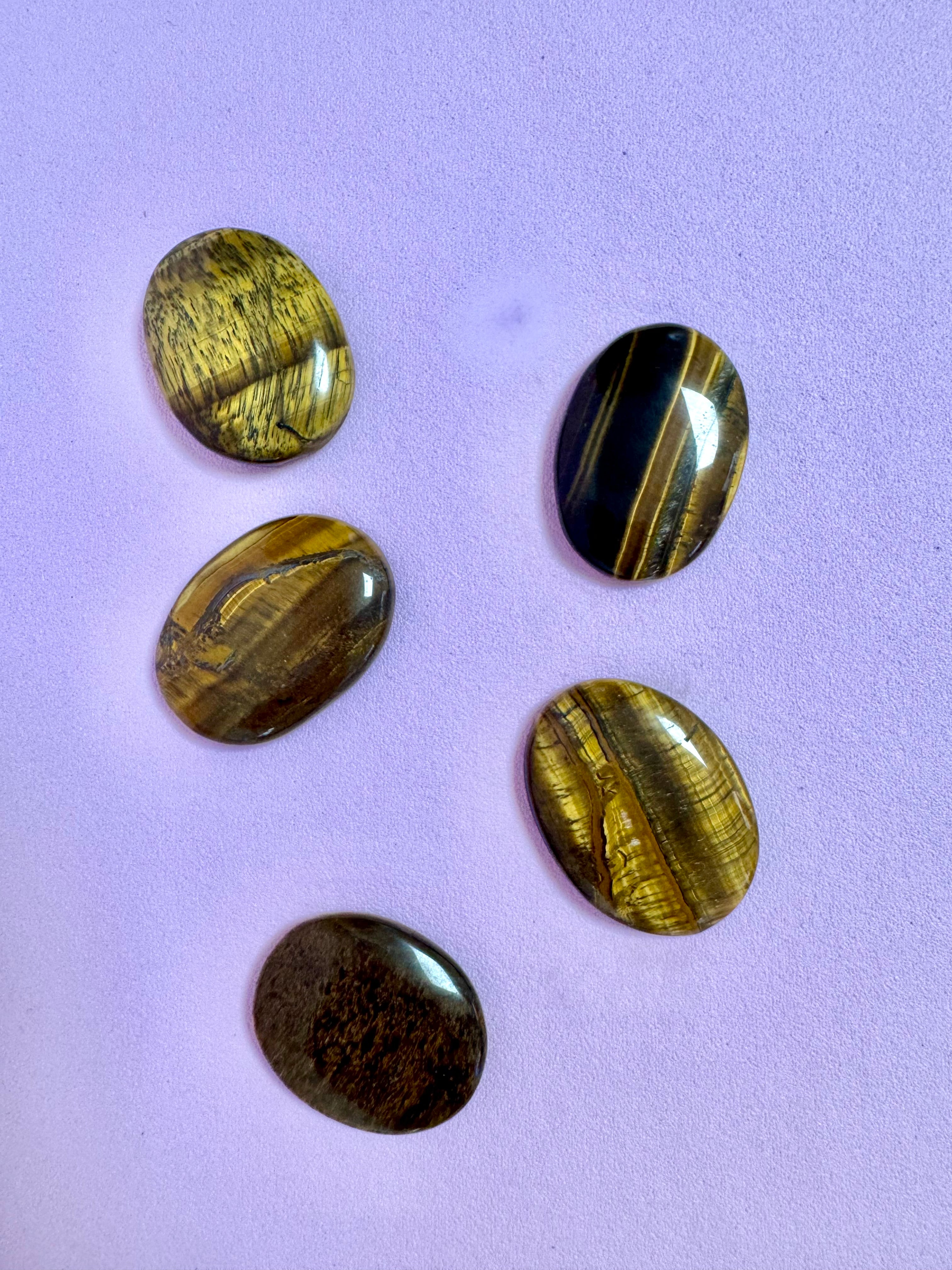 tigerøje worry stone - bekymringssten ☾ beroligende - ca. 4x3 cm