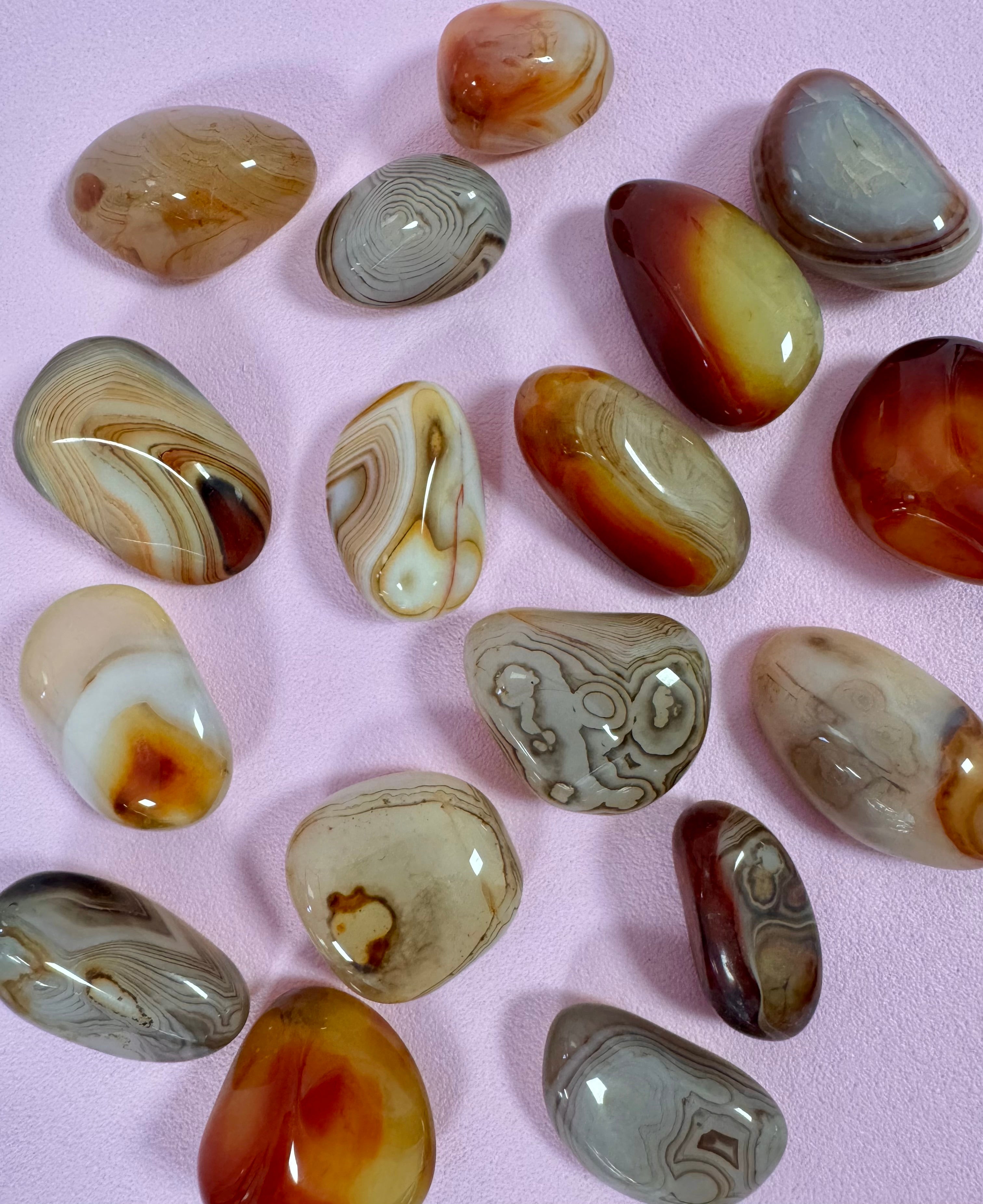 Bånd agat lommesten - Selvrespekt, Jordforbindelse & Selvstændighed ☽