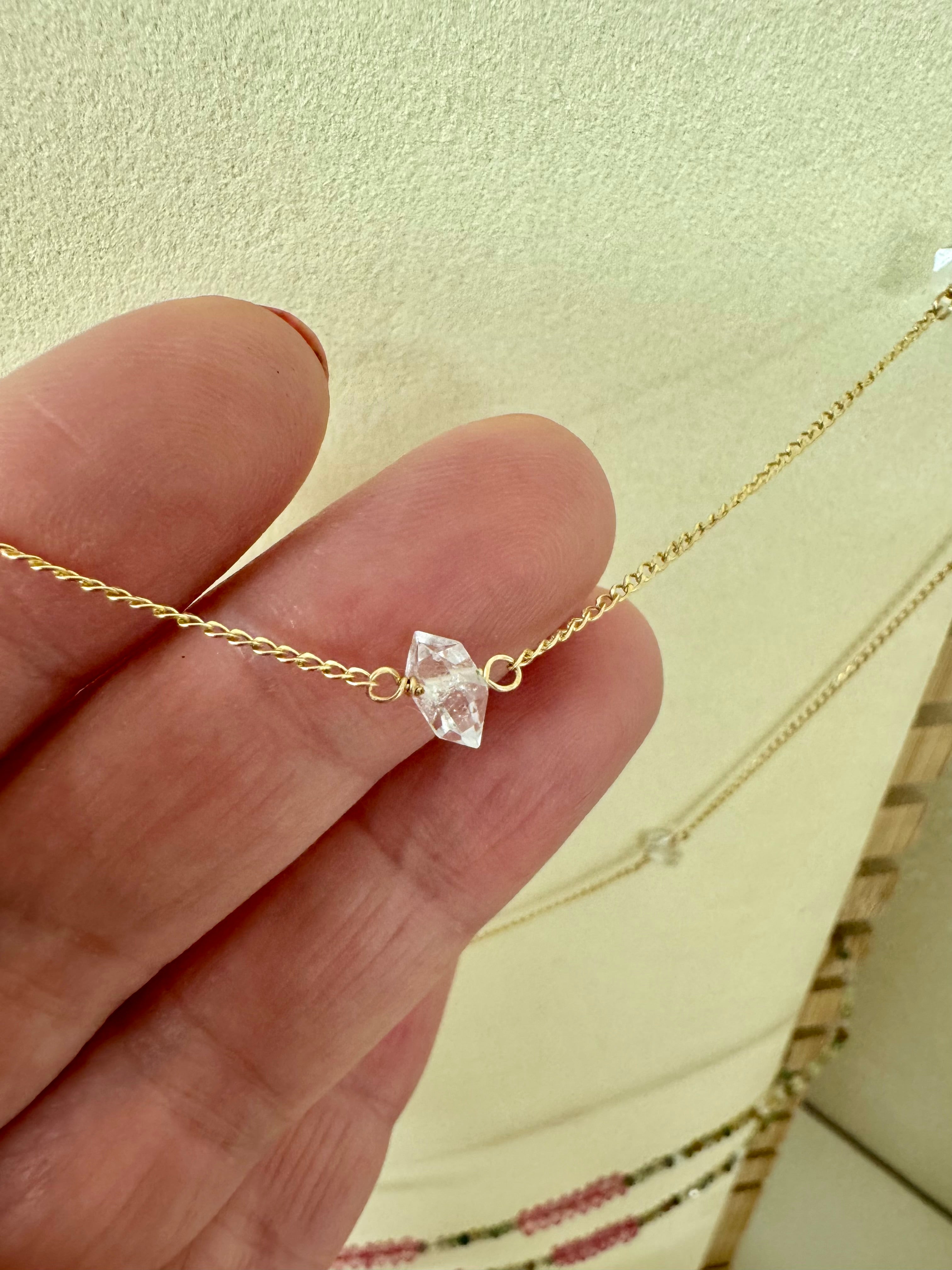 Herkimer Diamant Draperet Halskæde - 14K Guldfyld - fra Saressa Designs