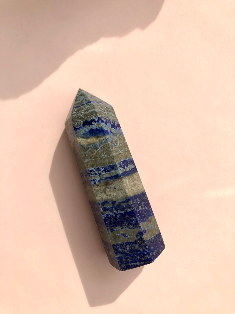 Lapis Lazuli Jaspis Tårn 𓂀 Sandhed, Visdom, Indre Fred og Åndelighed