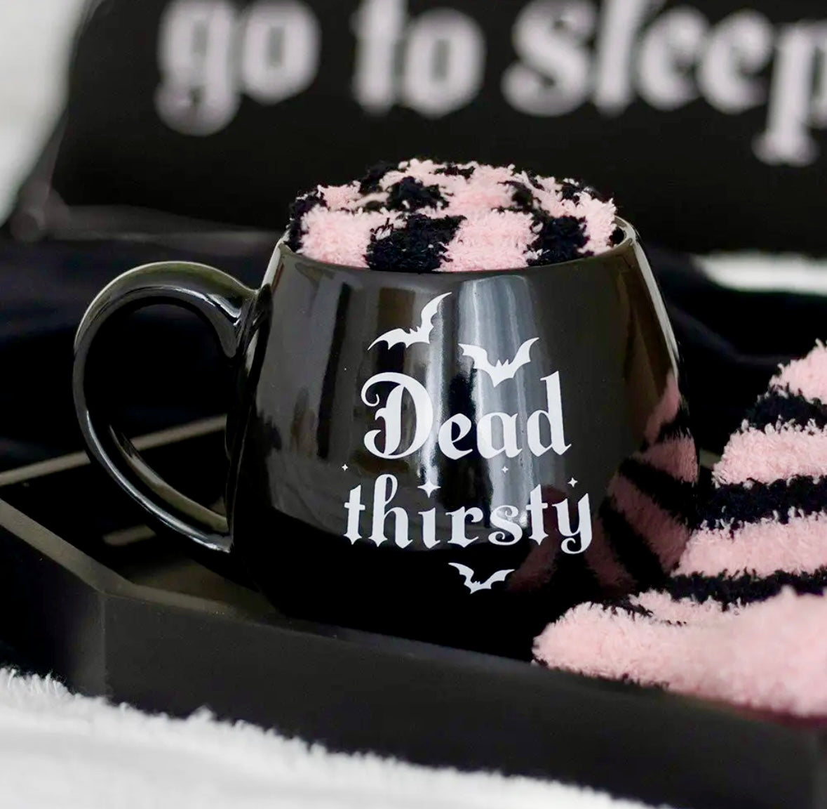 Halloween krus med hyggesokker - dead thirsty