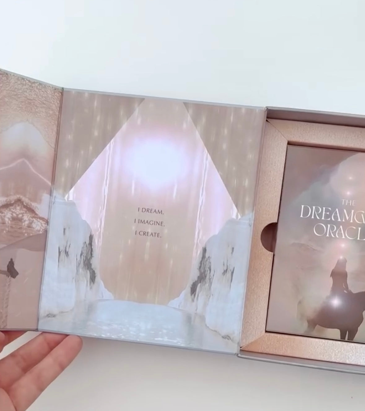 The Dreamgate Oracle: A Self-Reflective Deck and Guidebook - Træd gennem døren til dine drømme og ind i din indre visdom