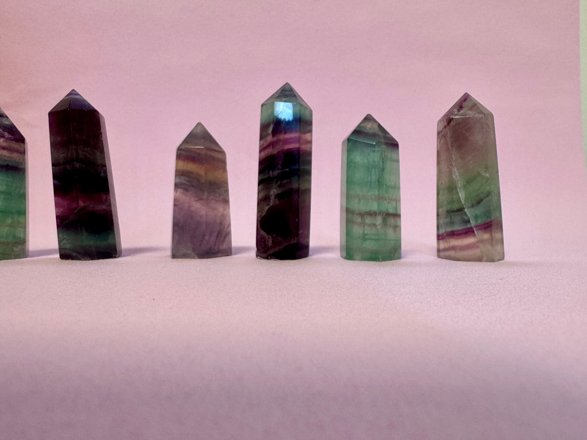 Regnbue Fluorit Tårn ☾ Koncentration, Grounding & Balance ☾