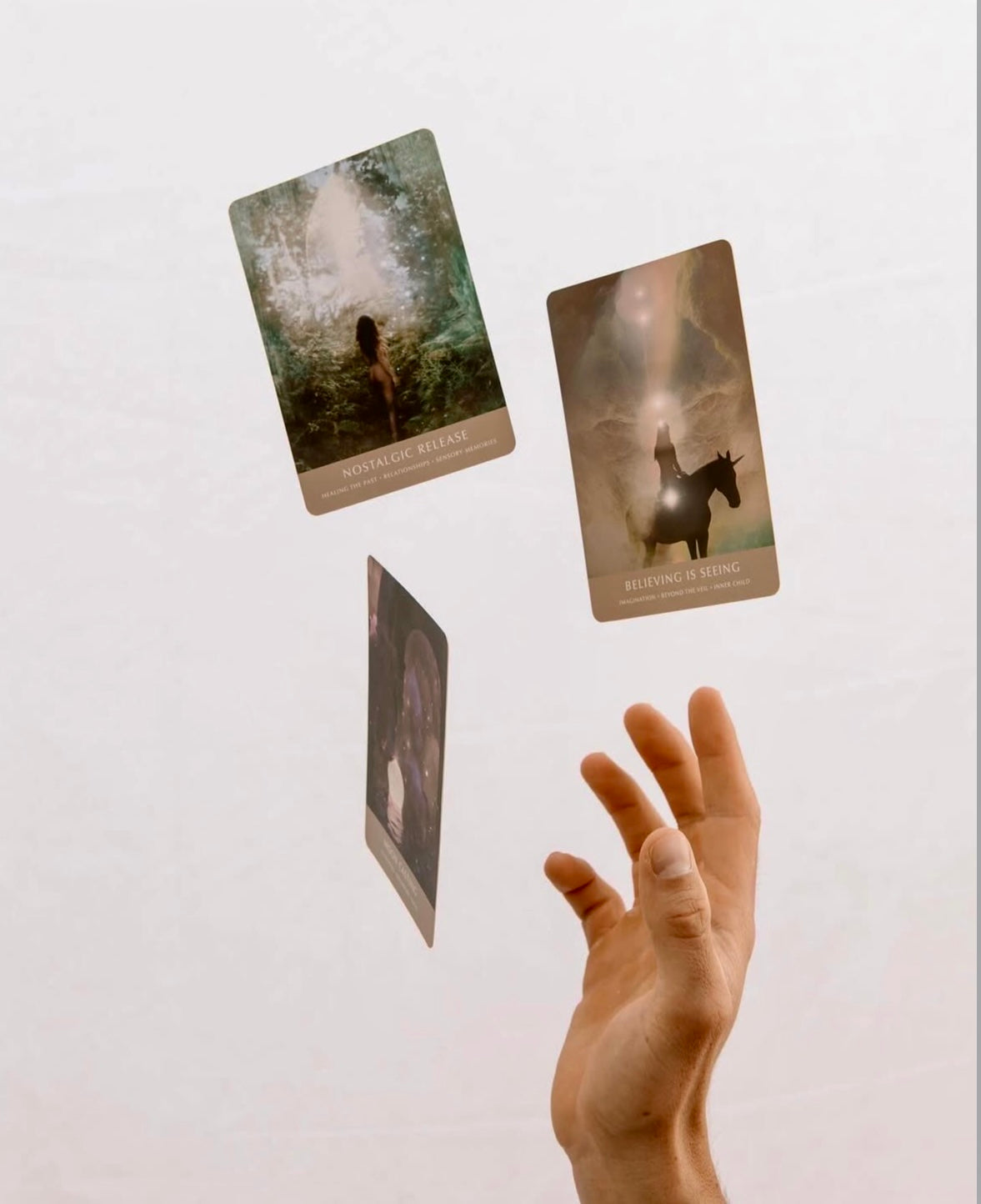 The Dreamgate Oracle: A Self-Reflective Deck and Guidebook - Træd gennem døren til dine drømme og ind i din indre visdom