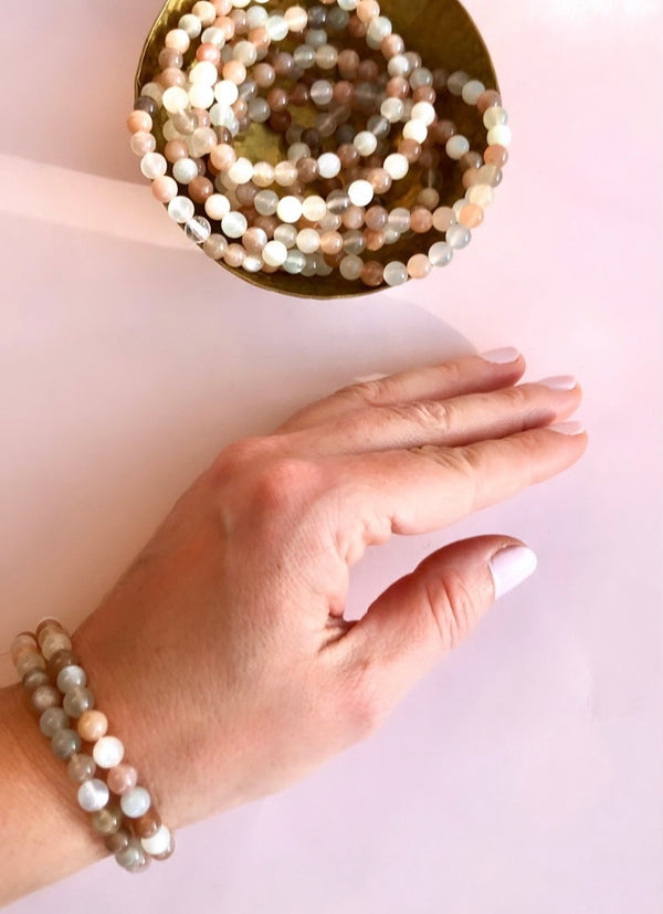 Månesten Armbånd ☾ Styrker Din Feminine Urkraft & Cyklus ☾ (6mm)