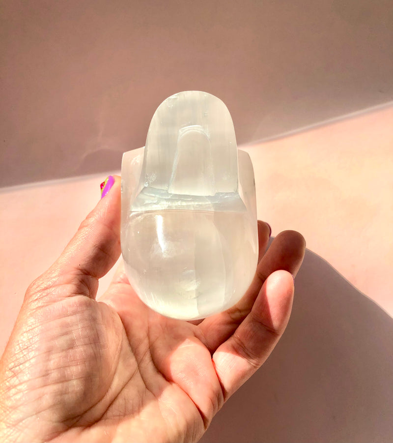 Stort Selenit kranie ☾ RENS, OPLAD & HEAL ☾ 512 gram - 9,5 x 8 cm