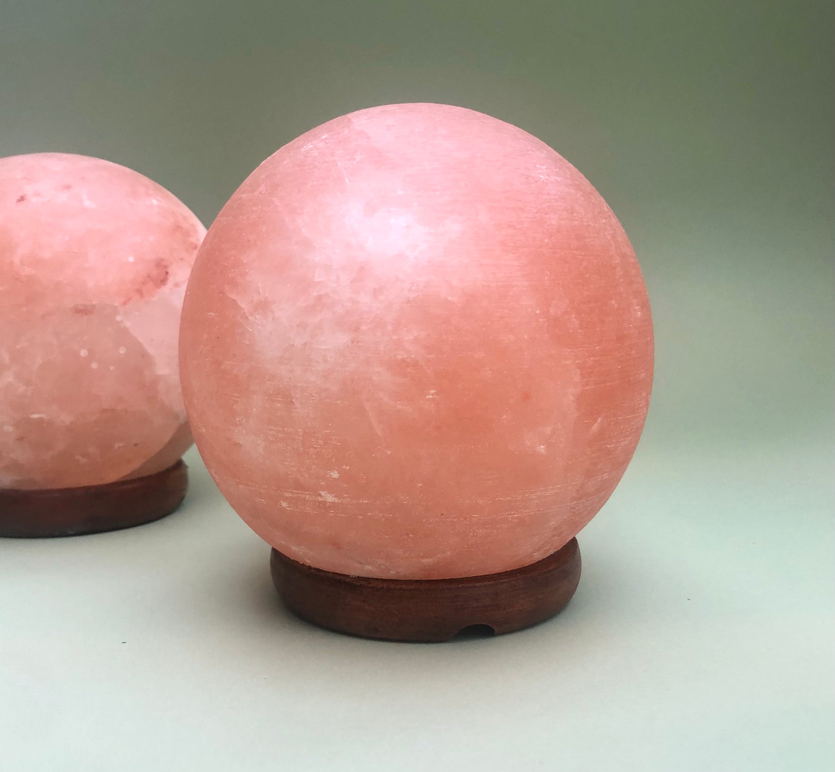 Månesøster Krystaller Himalaya Salt Lampe ☾ Kugle form 3,5 kg.