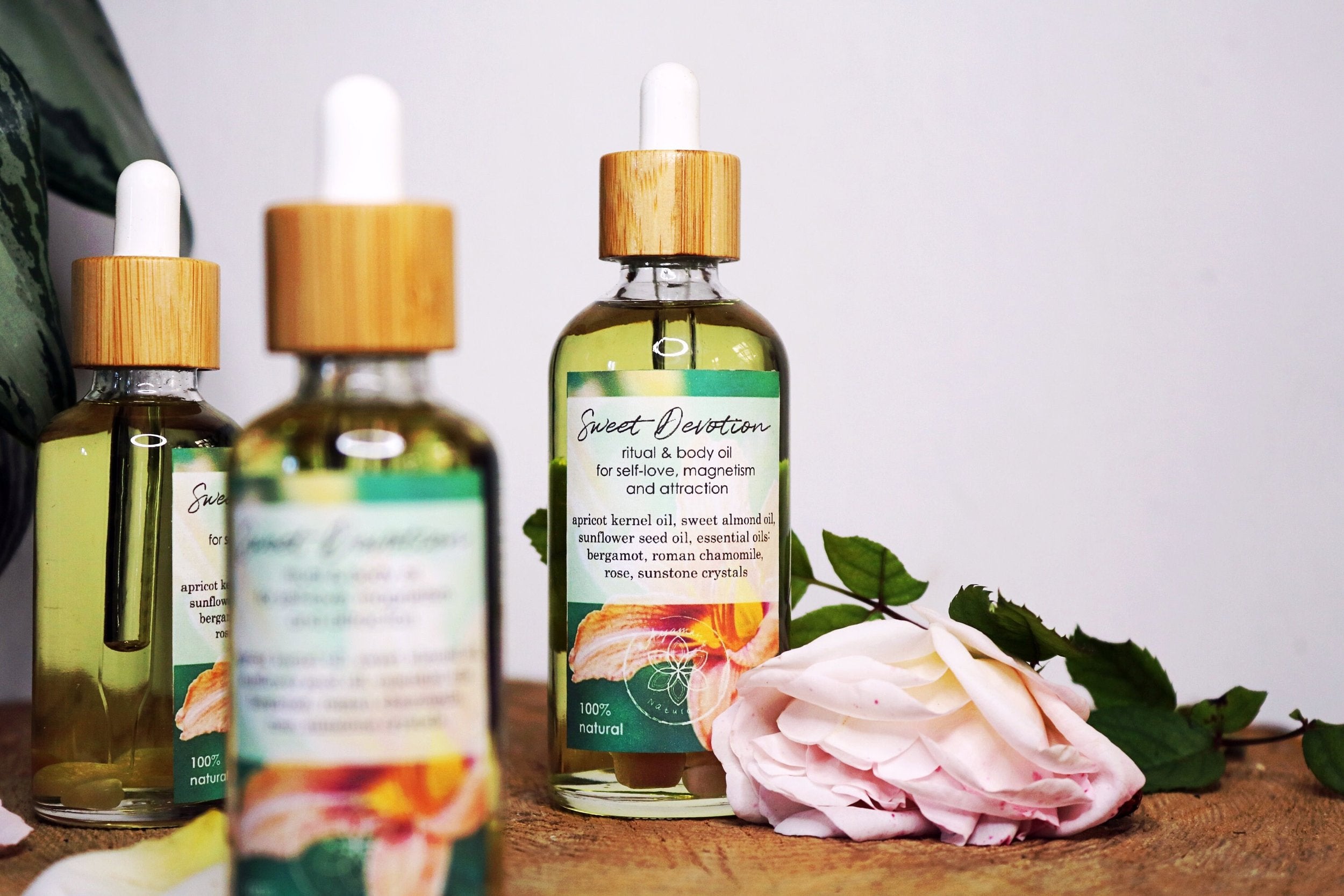 SWEET DEVOTION OIL 100 ml - fra Ayamani - En blød påkaldelse af varme, tillid og hjertecentreret klarhed
