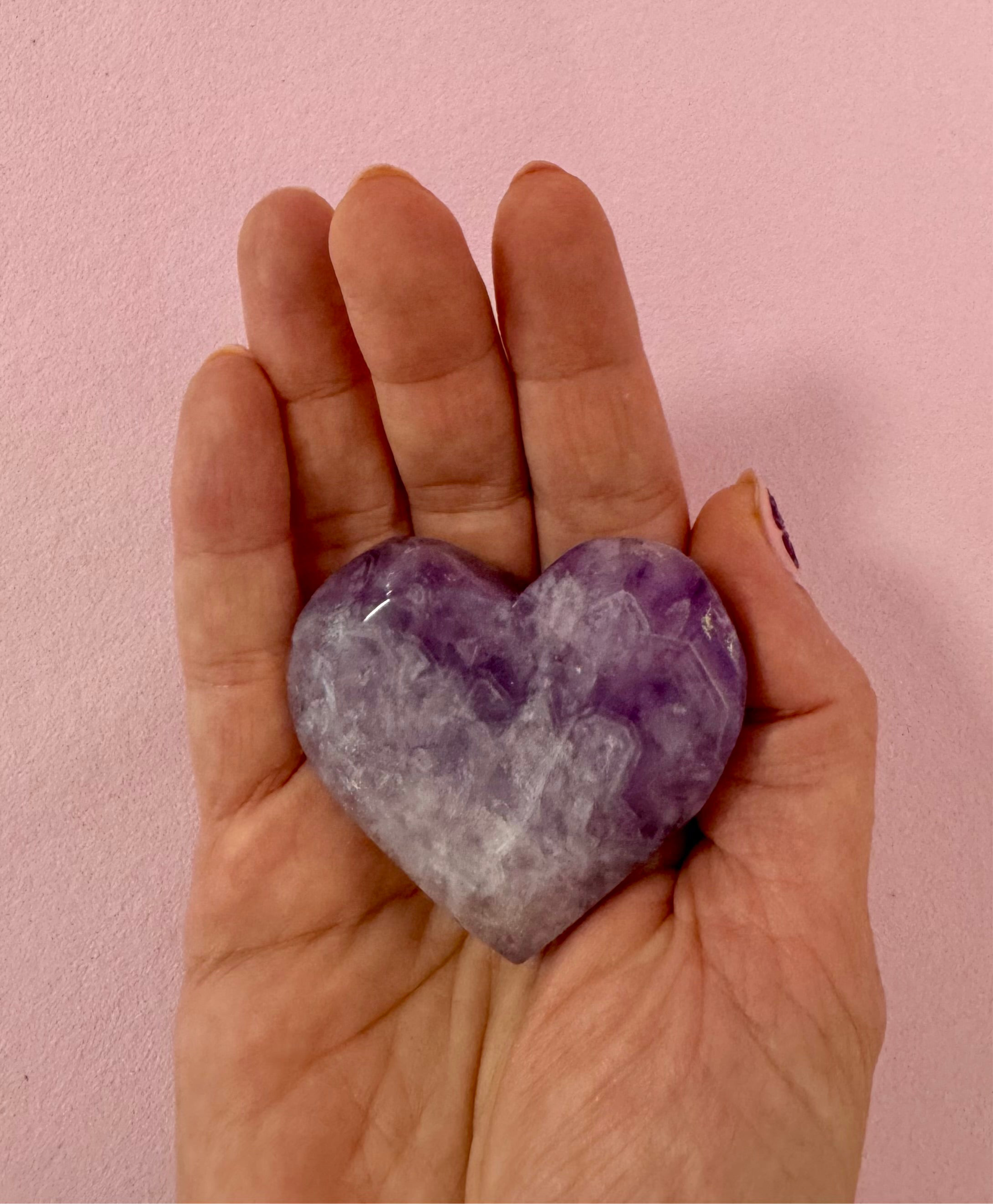Ametyst hjerte - RO, HEALING & SELVKÆRLIGHED  - 5,5 cm