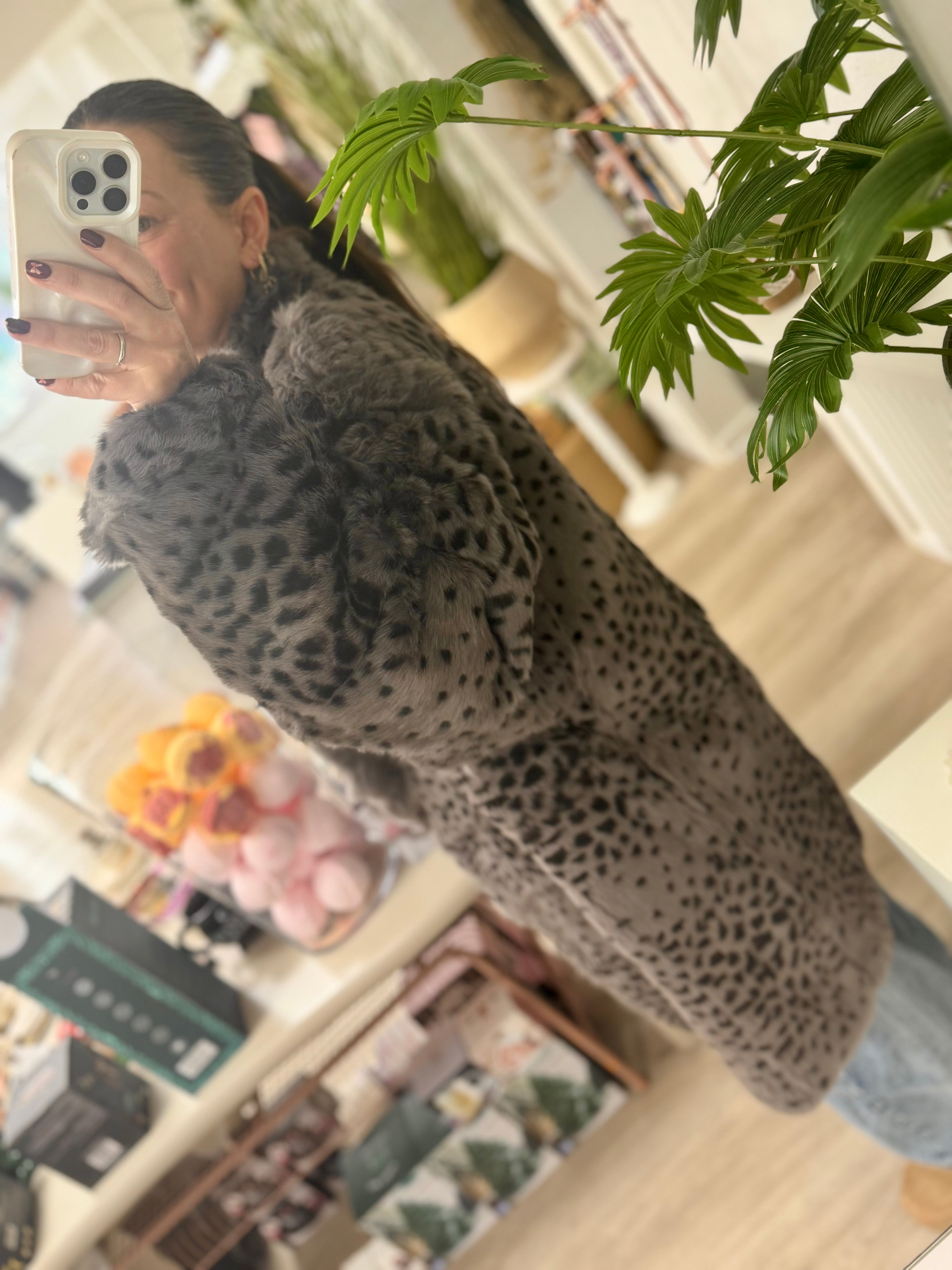 Pre-loved pels frakke str. 40