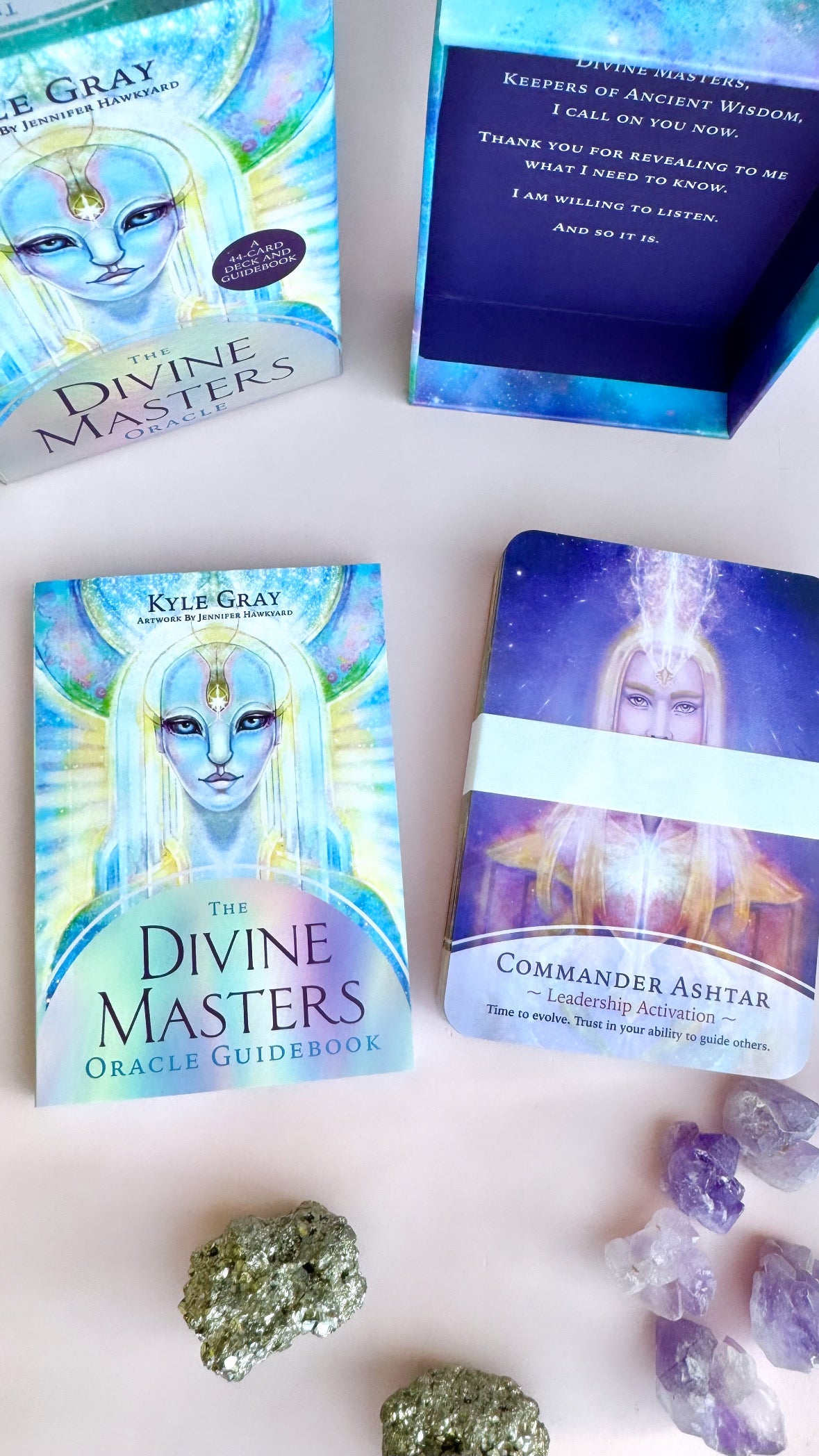 Månesøster Krystaller Divine Masters Oracle - OrakelKort & guidebog af Kyle Gray