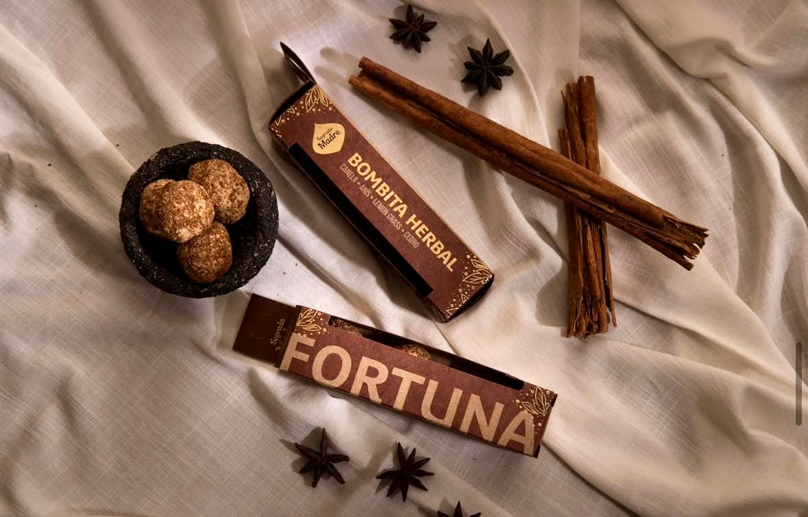 Bombita herbal fortuna - Æske med 4 Håndlavet Røgelses Smudge Kugler fra Sagrada Madre