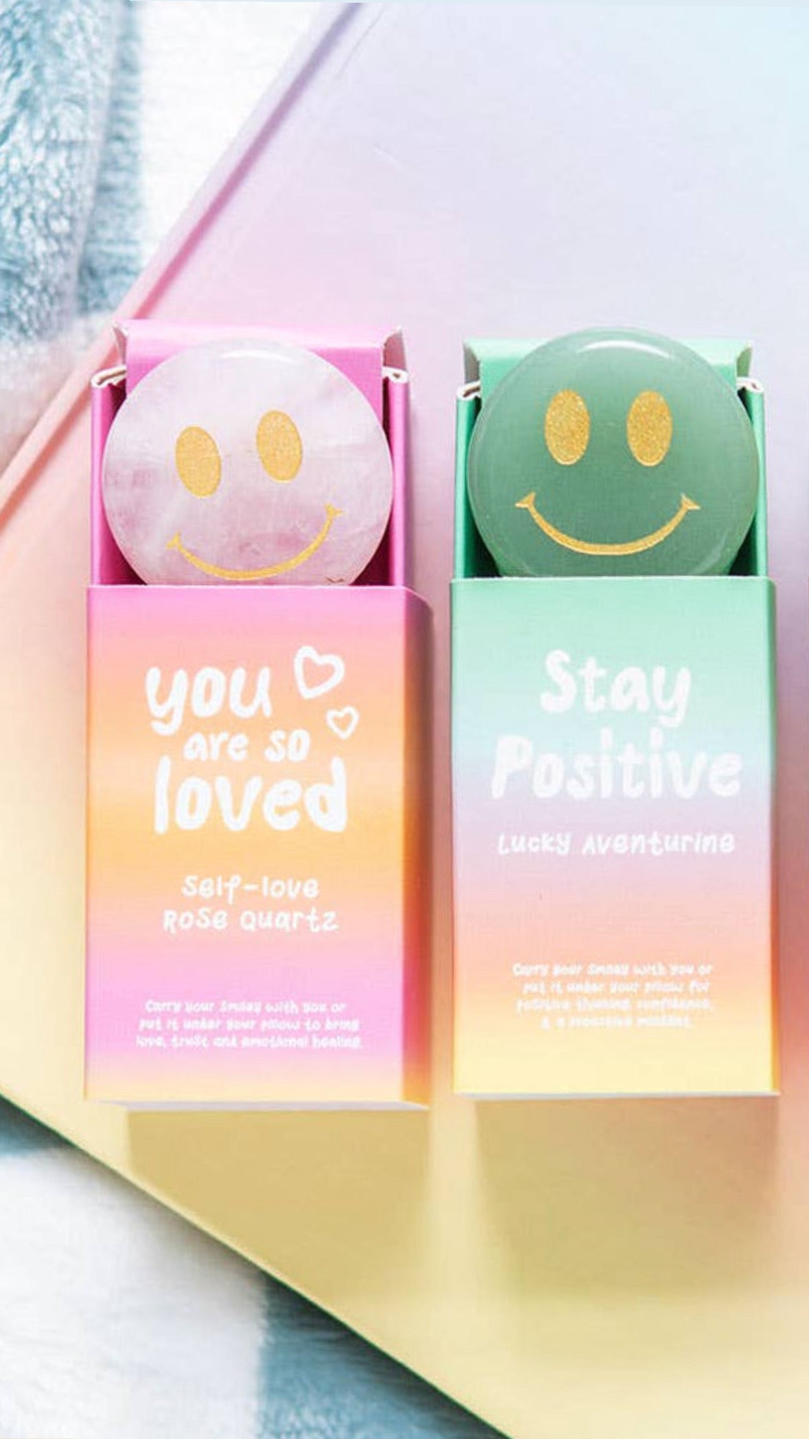 Rosenkvarts  'You Are Loved' Happy Face krystal i gaveæske