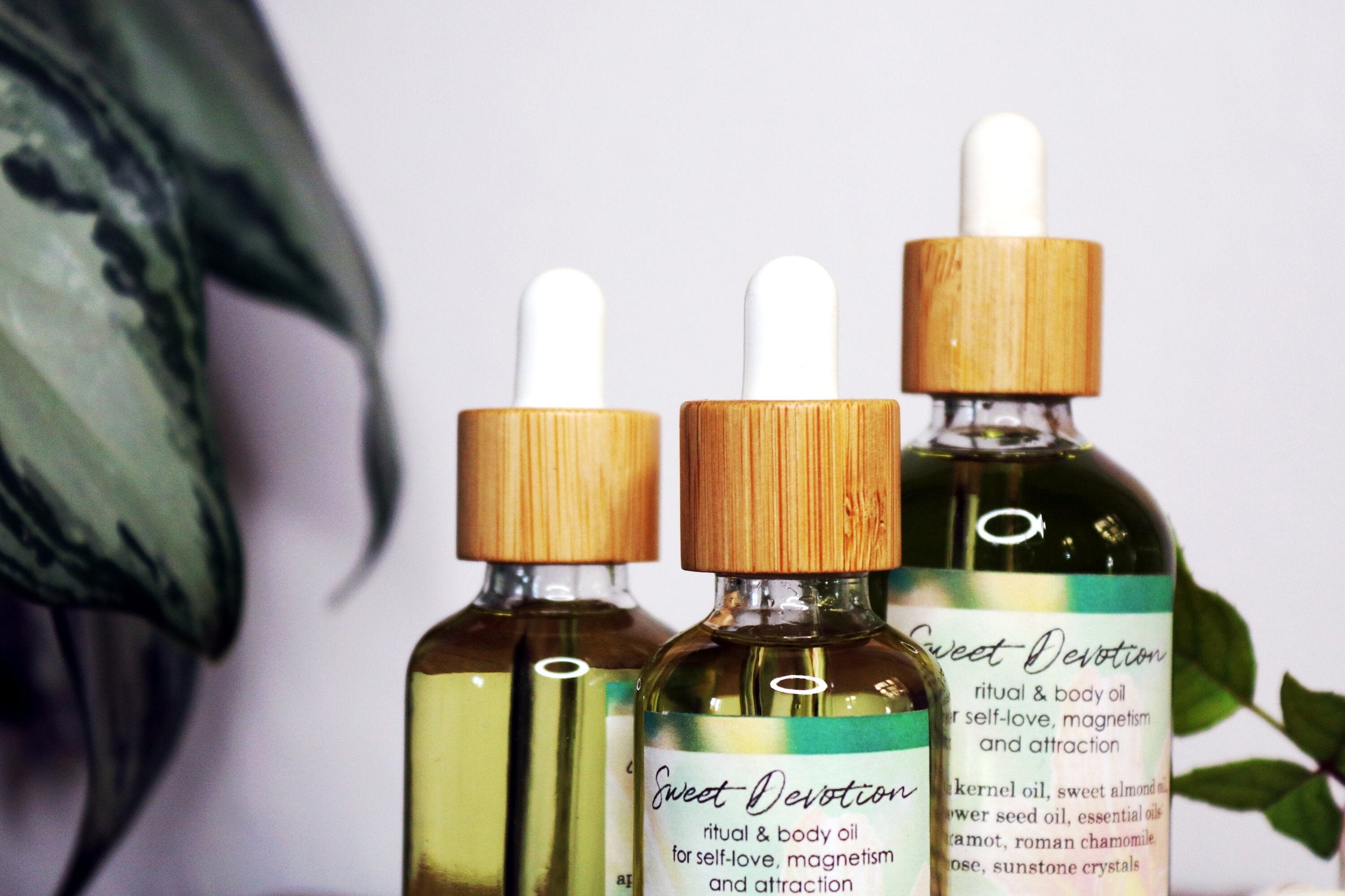 SWEET DEVOTION OIL 100 ml - fra Ayamani - En blød påkaldelse af varme, tillid og hjertecentreret klarhed