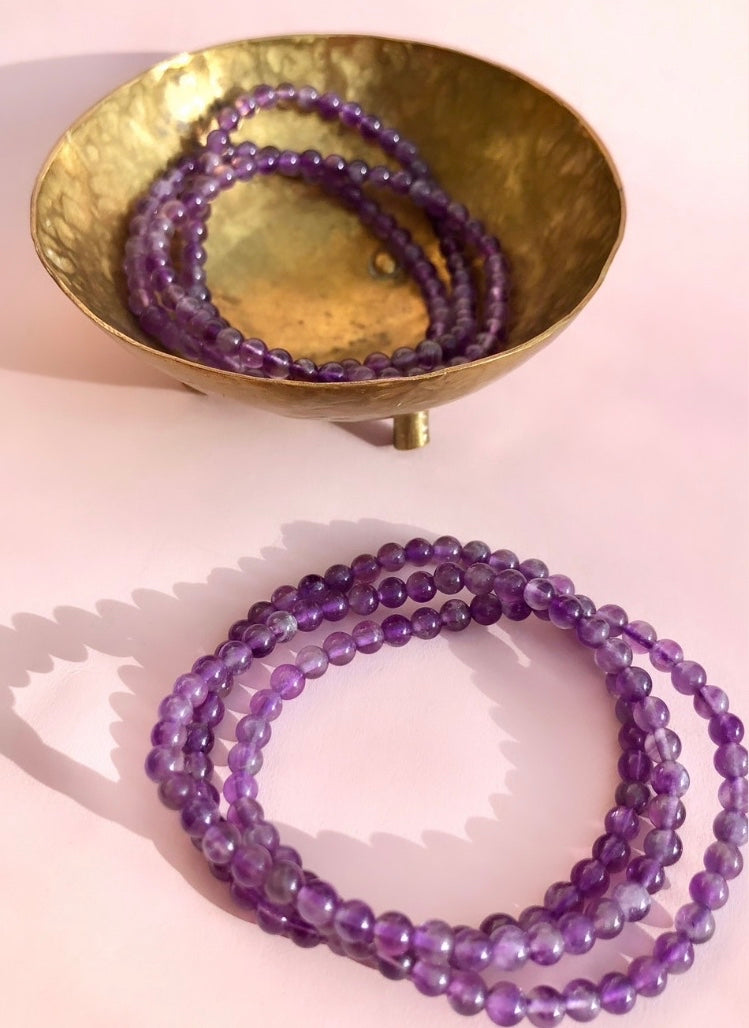 Månesøster Krystaller Ametyst ☾ Armbånd ☾ RO, HEALING & SELVKÆRLIGHED ☾ (4mm ) / MÅMESØSTER.DK / MAANESOESTER.DK