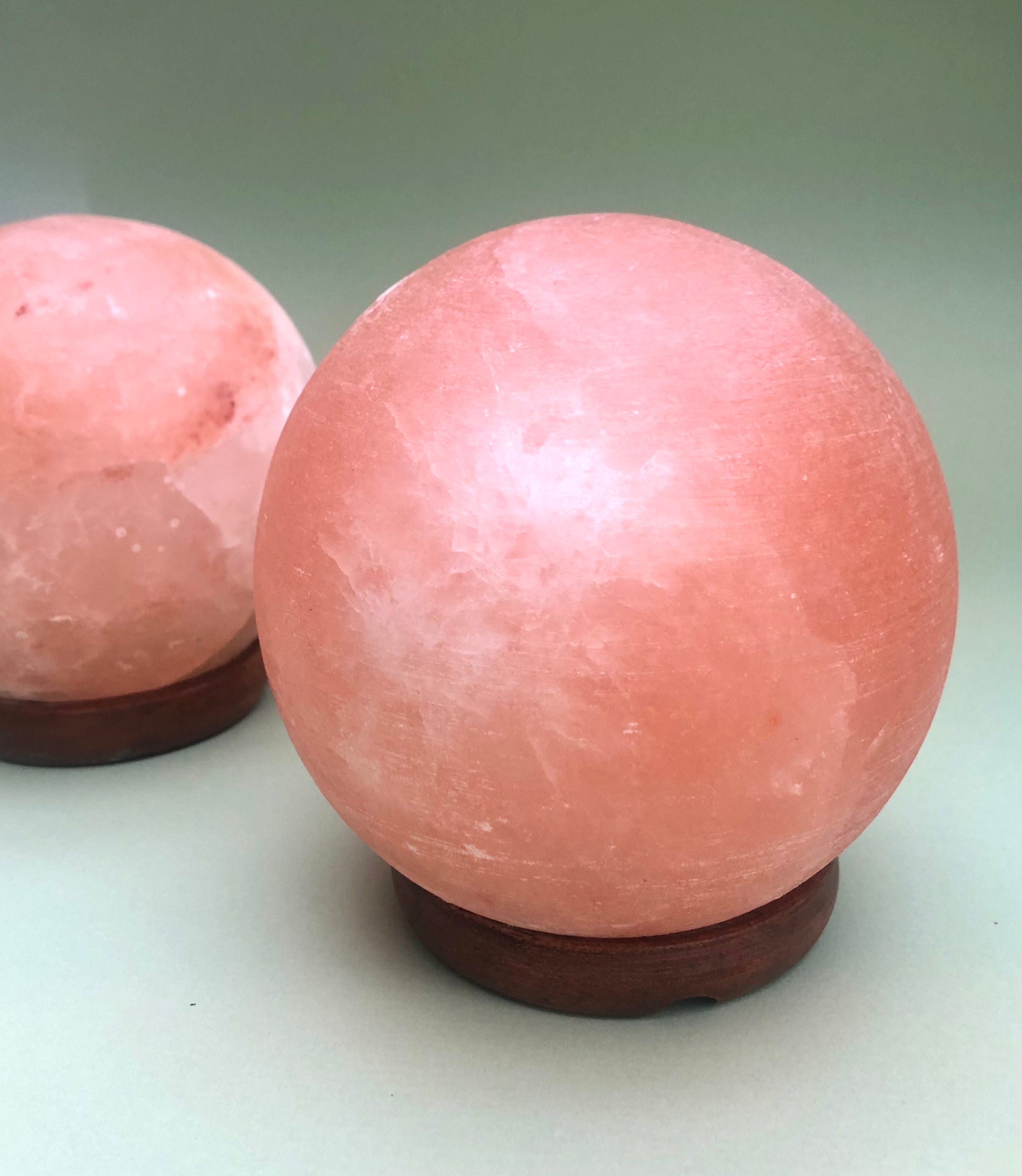 Månesøster Krystaller Himalaya Salt Lampe ☾ Kugle form 3,5 kg.