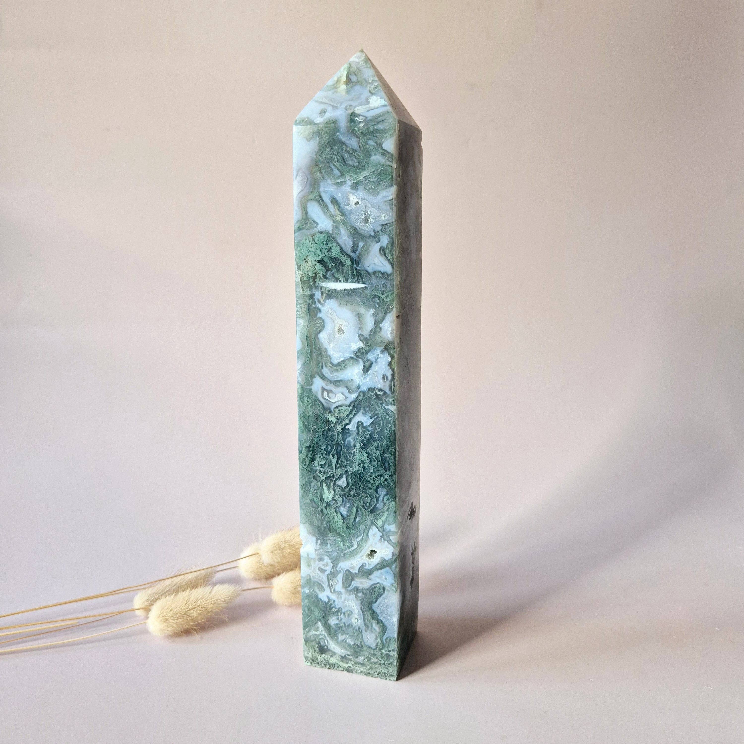 XXL Mosagat Krystal Tårn – 1020 gram (Obelisk / Tårn / Point)