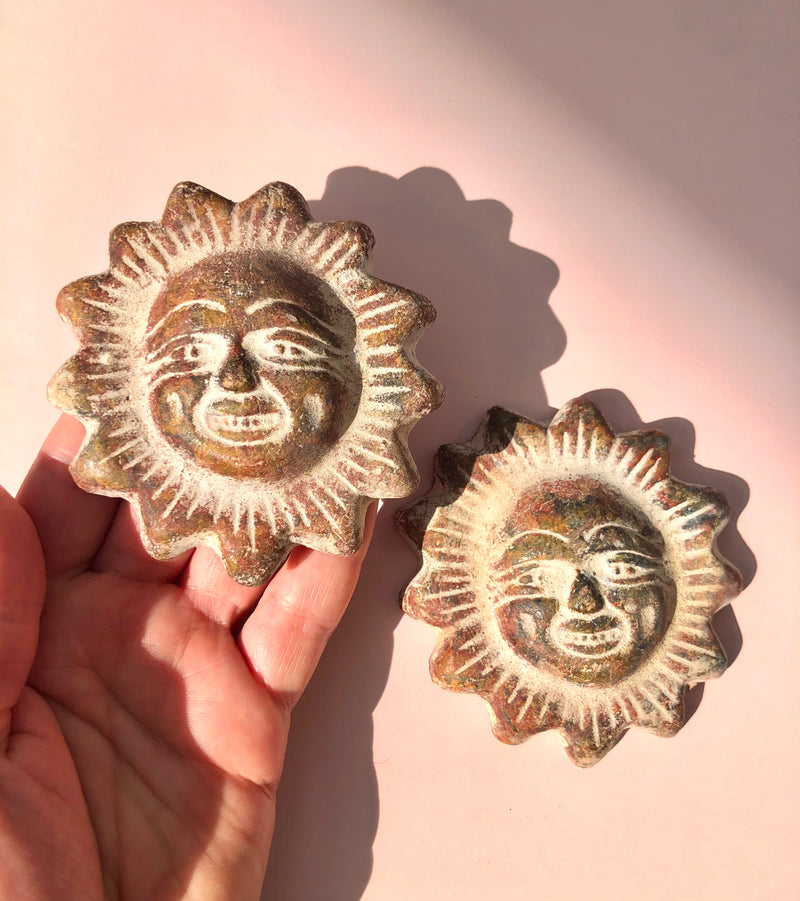 Månesøster Krystaller Sol Håndlavet Ler Vægophæng Fra Mexico