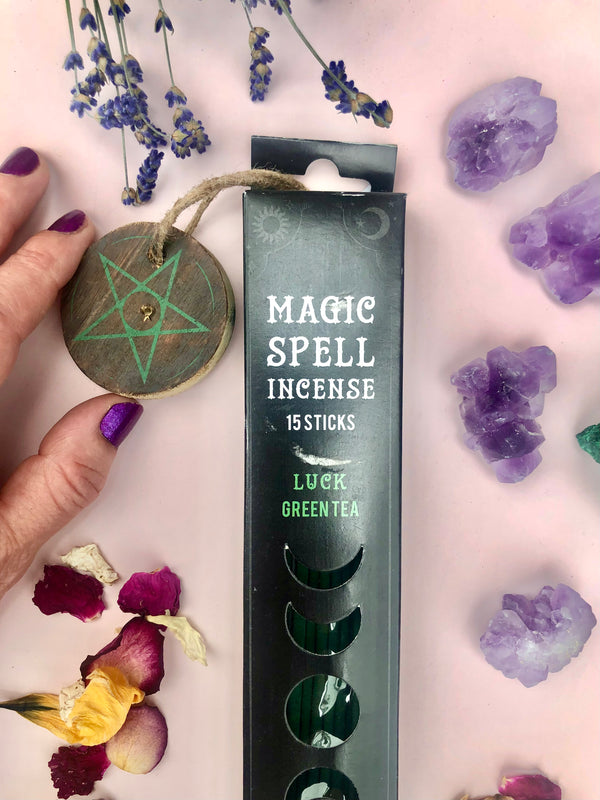 Månesøster Krystaller Luck ☾ “Magic Spell” Røgelses Pinde ☾ Grøn te