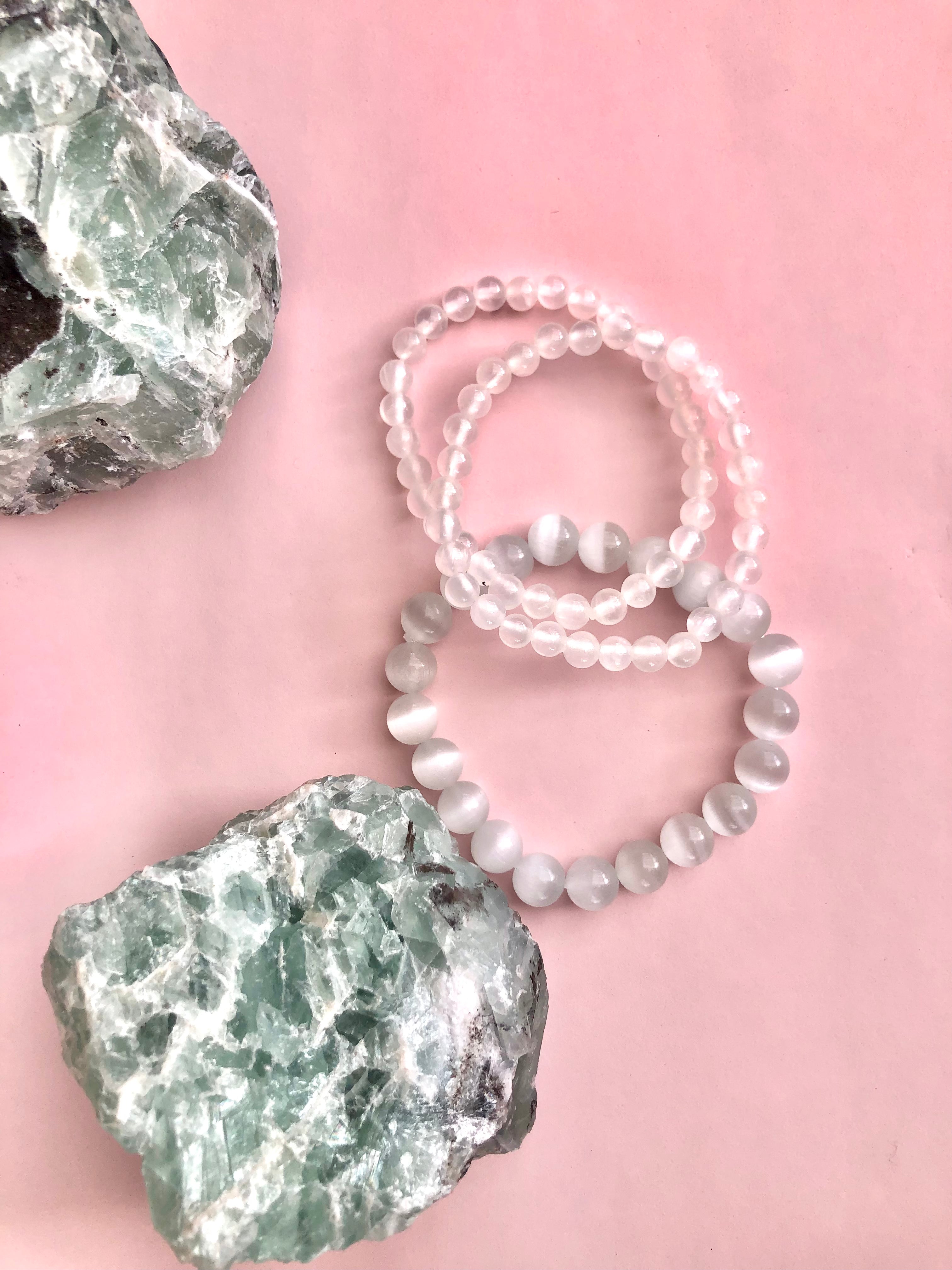 Selenit Armbånd Månesøster Krystaller Månesøsteren Månesøstrene Månesøstre / MÅNESØSTER.DK / MAANESOESTER.DK
