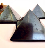 Shungit Pyramide Månesøster Krystaller