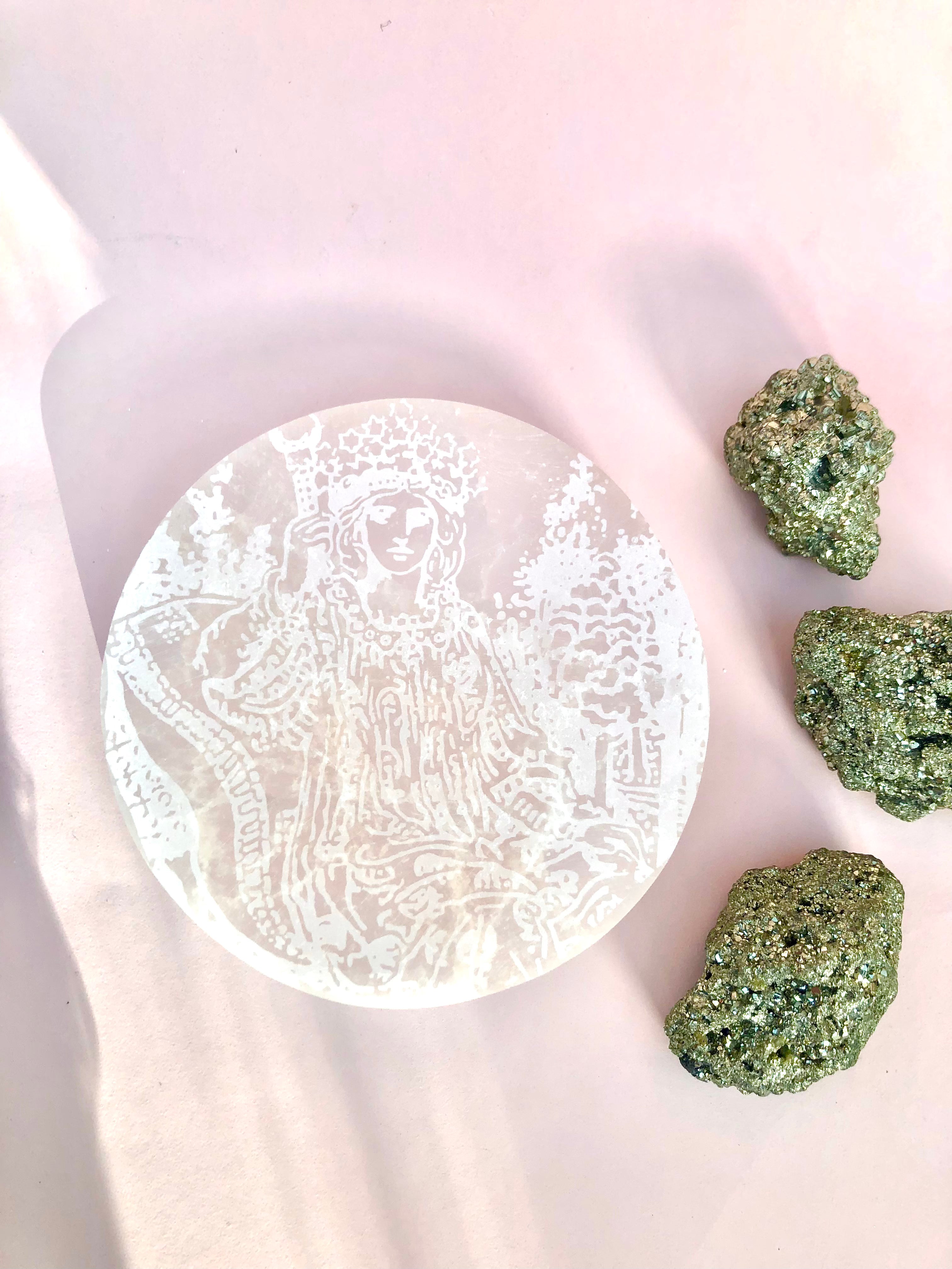 Selenit Plade  ☾ Med Tarot Motiv The Empress ☾ RENS, OPLAD & HEAL ☾  Til opladning af krystaller og smykker
